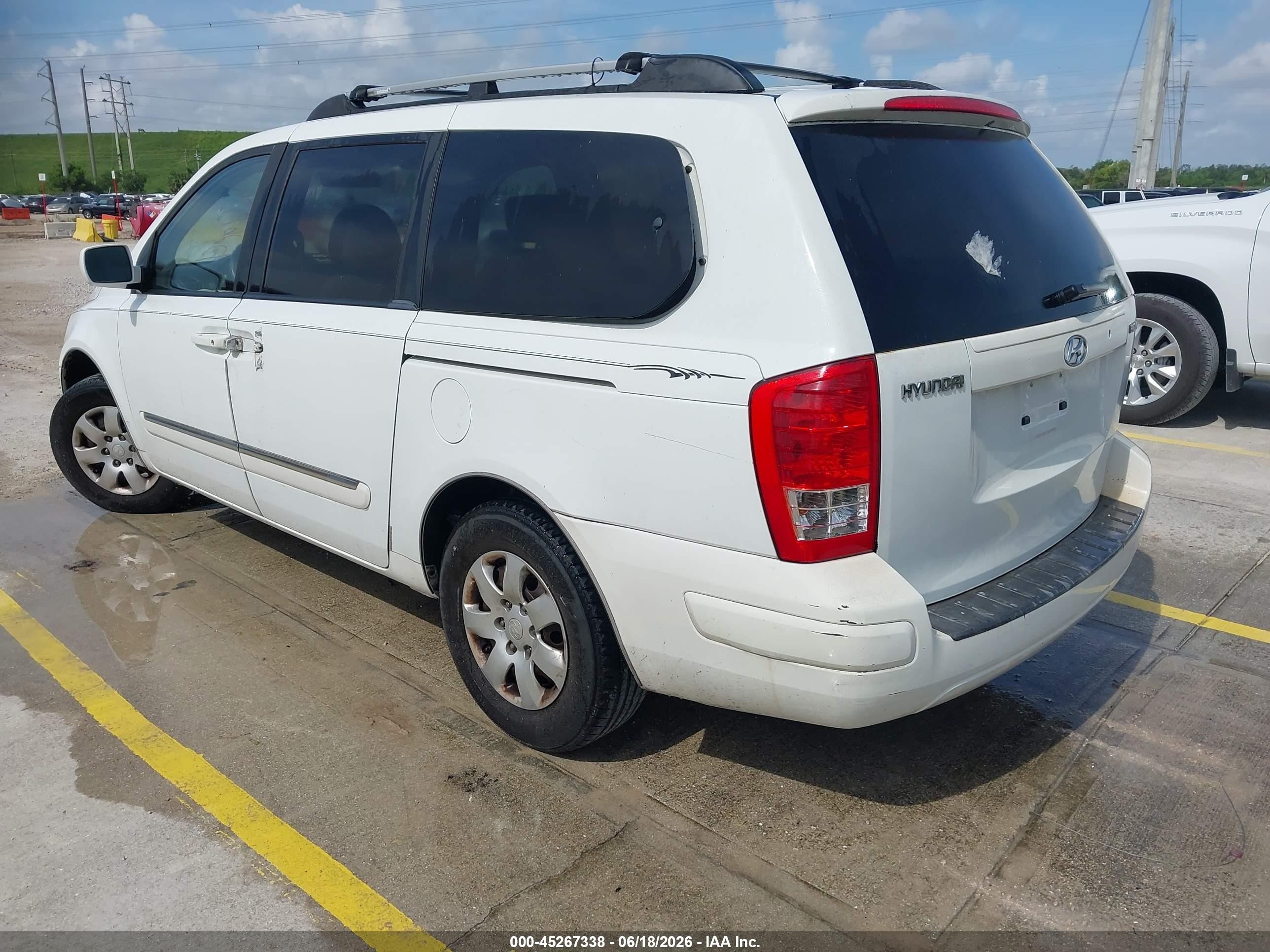 2007 Hyundai Entourage Gls/limited/se White vin: KNDMC233776039749