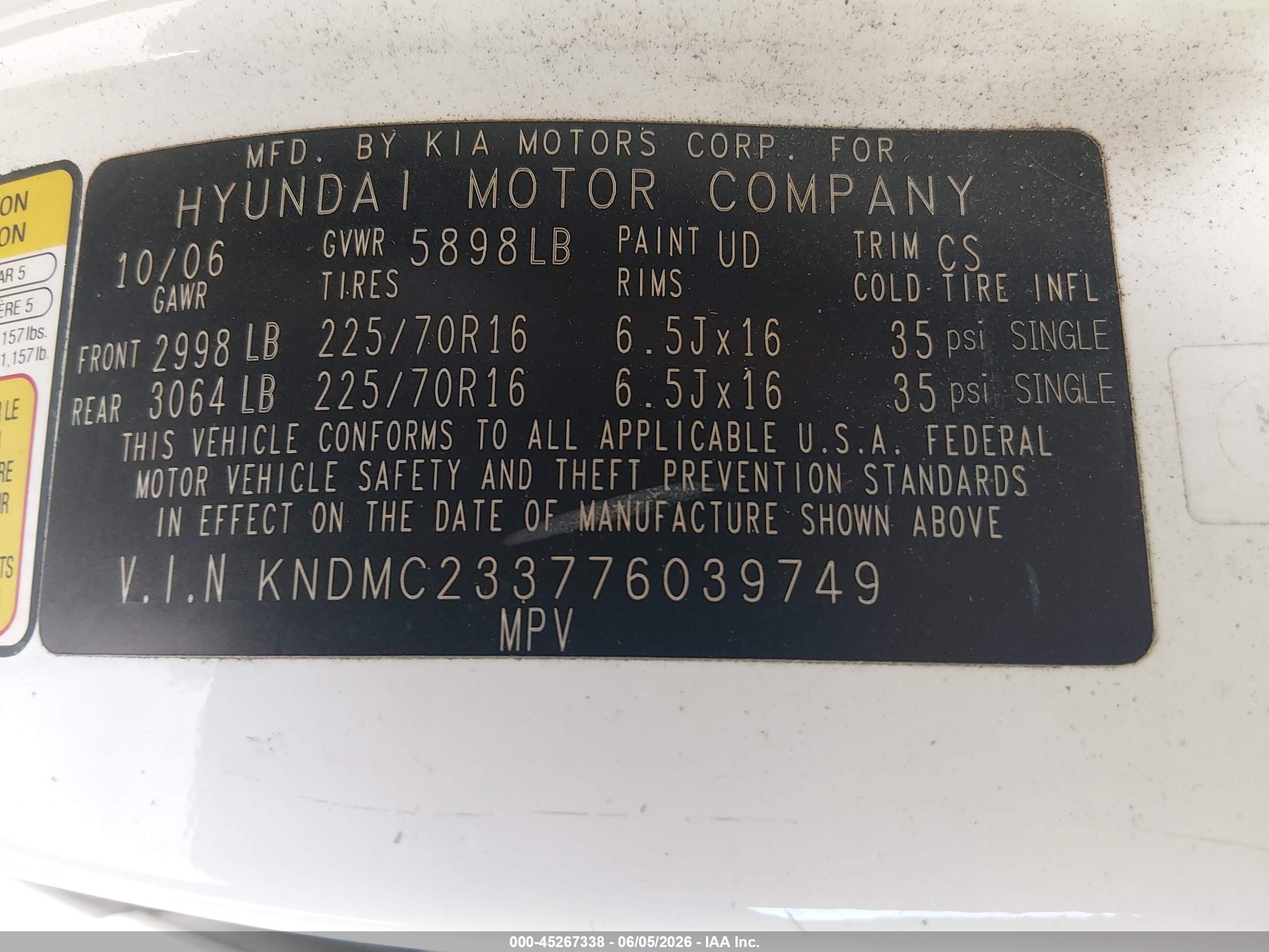2007 Hyundai Entourage Gls/limited/se White vin: KNDMC233776039749