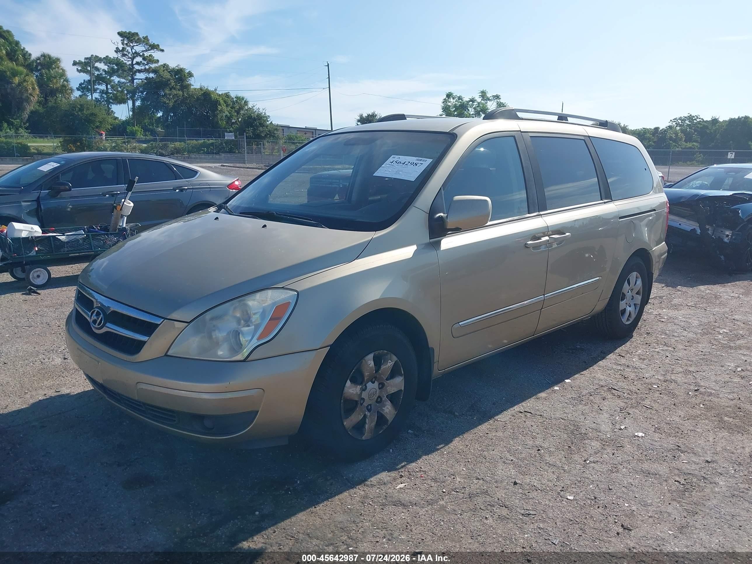 2008 Hyundai Entourage Gls/limited Золотой vin: KNDMC233886048932