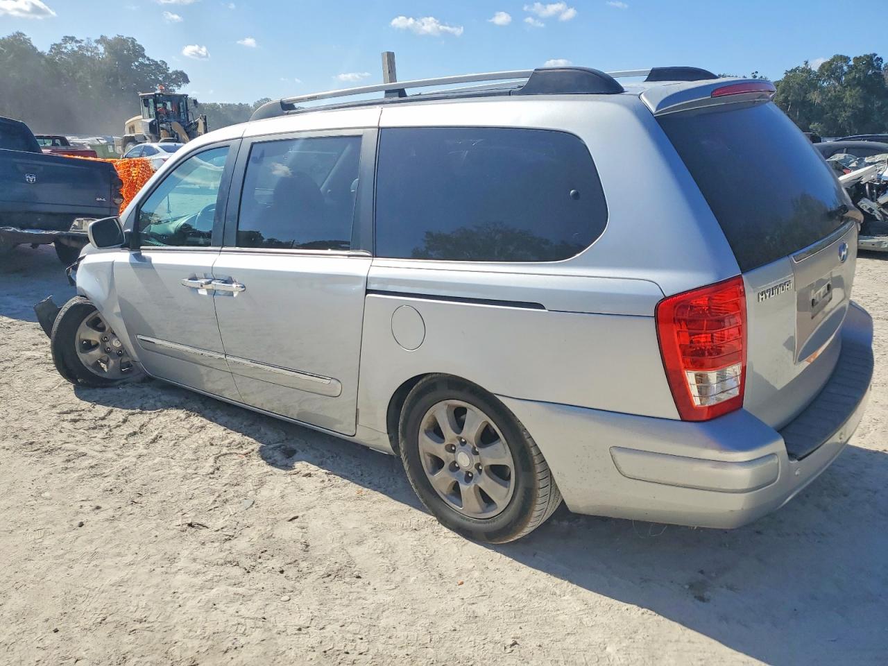 2007 Hyundai Entourage Gls Silver vin: KNDMC233976015727
