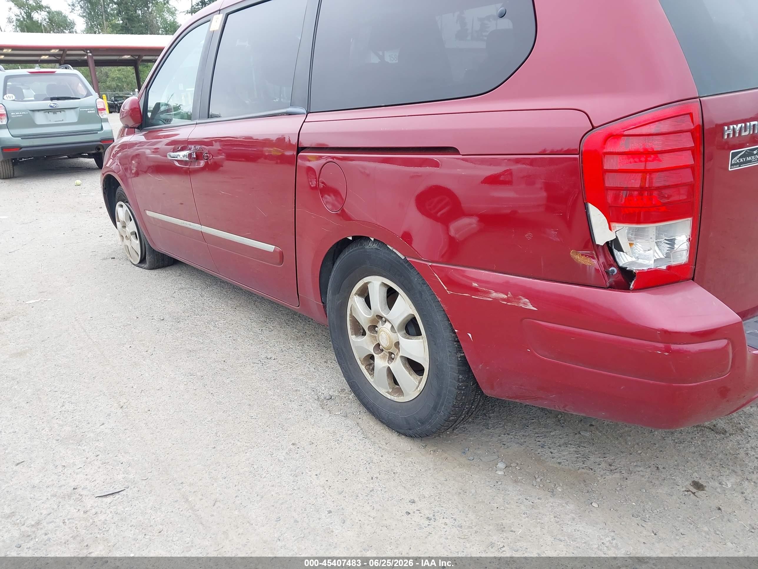 2007 Hyundai Entourage Gls/limited/se Red vin: KNDMC233976019020