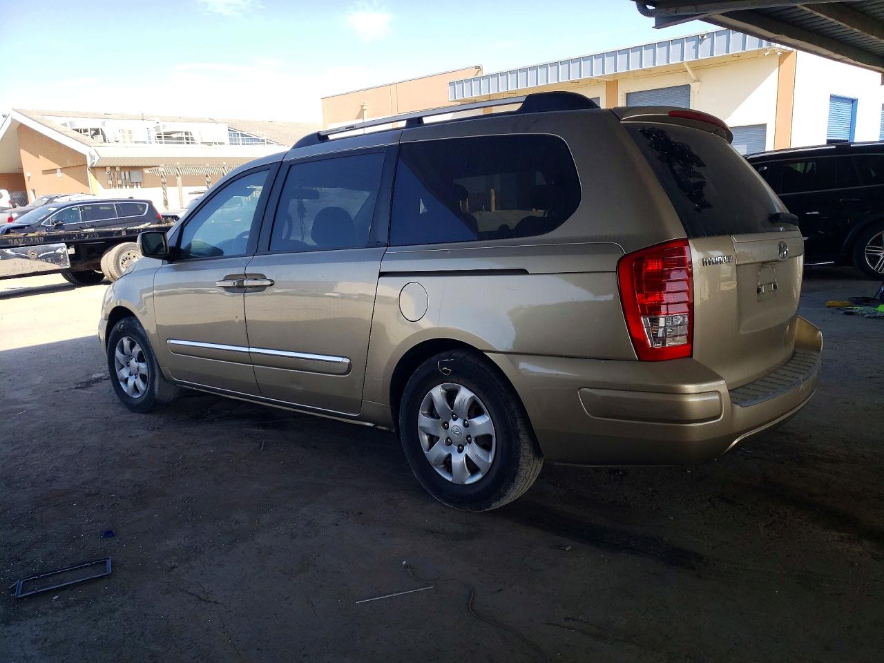 2007 Hyundai Entourage Gls Gold vin: KNDMC233976036206