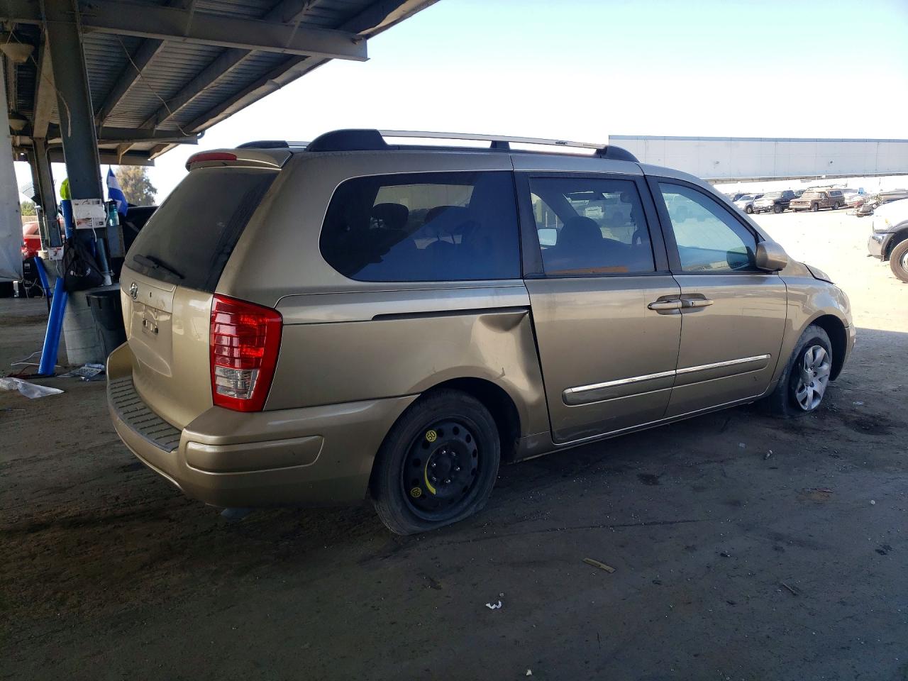 2007 Hyundai Entourage Gls Gold vin: KNDMC233976036206