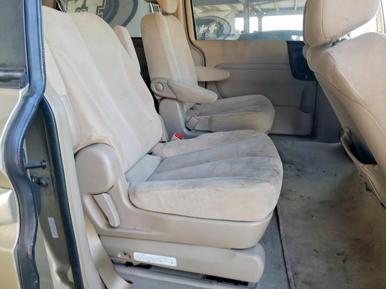 2007 Hyundai Entourage Gls Gold vin: KNDMC233976036206