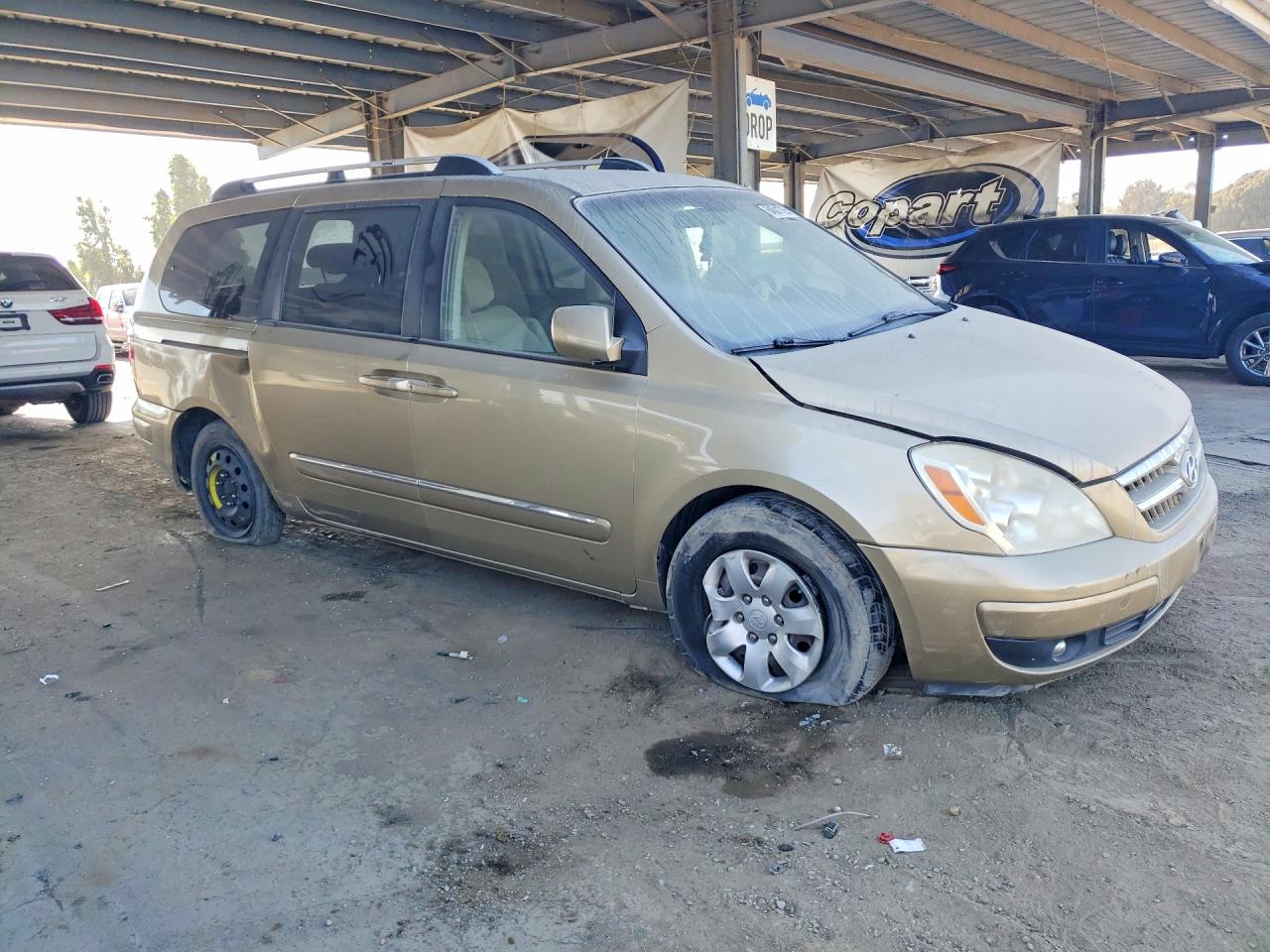 2007 Hyundai Entourage Gls Gold vin: KNDMC233976036206