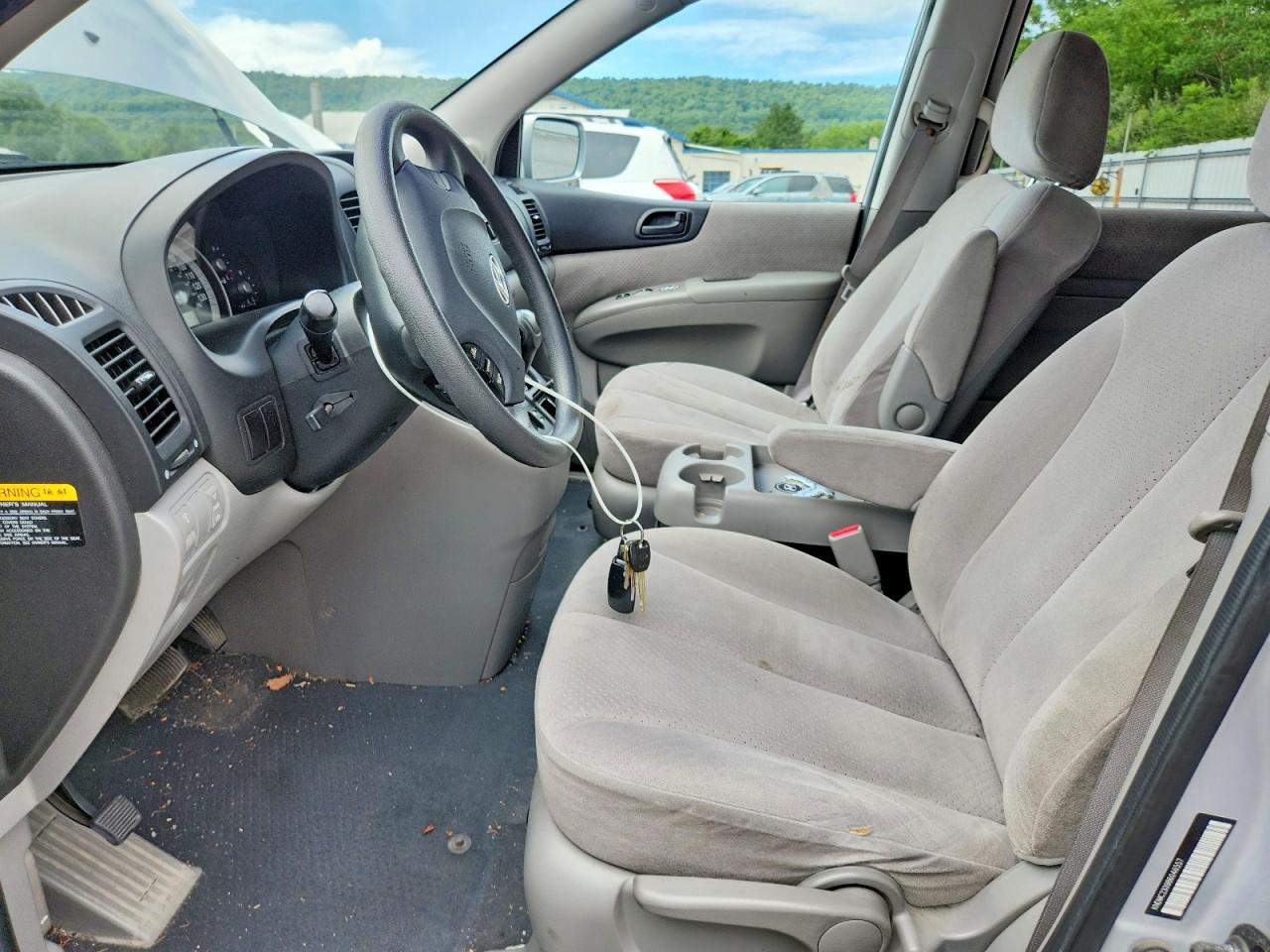 2008 Hyundai Entourage Gls Silver vin: KNDMC233986046557