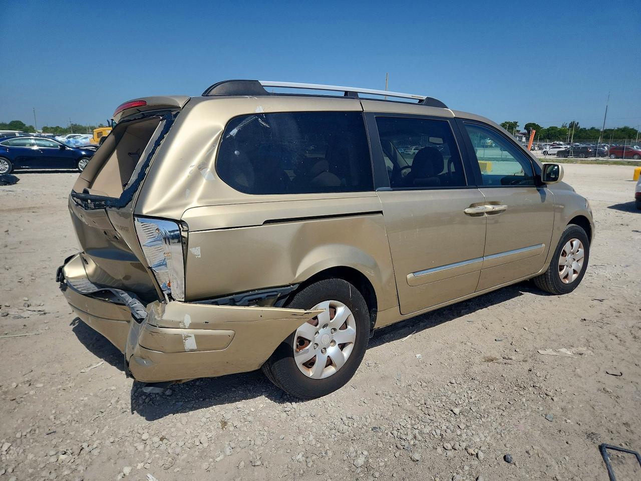 2007 Hyundai Entourage Gls Beige vin: KNDMC233X76011069