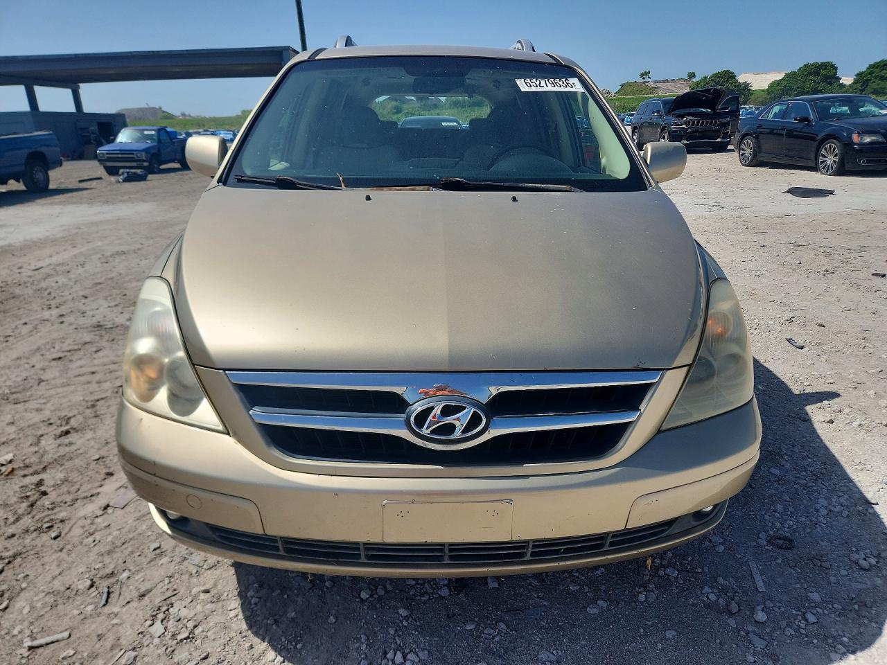 2007 Hyundai Entourage Gls Beige vin: KNDMC233X76011069