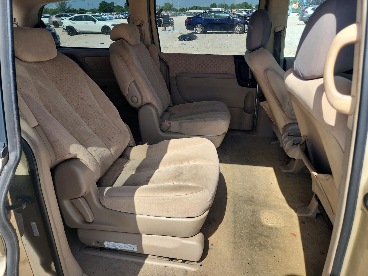 2007 Hyundai Entourage Gls Beige vin: KNDMC233X76011069