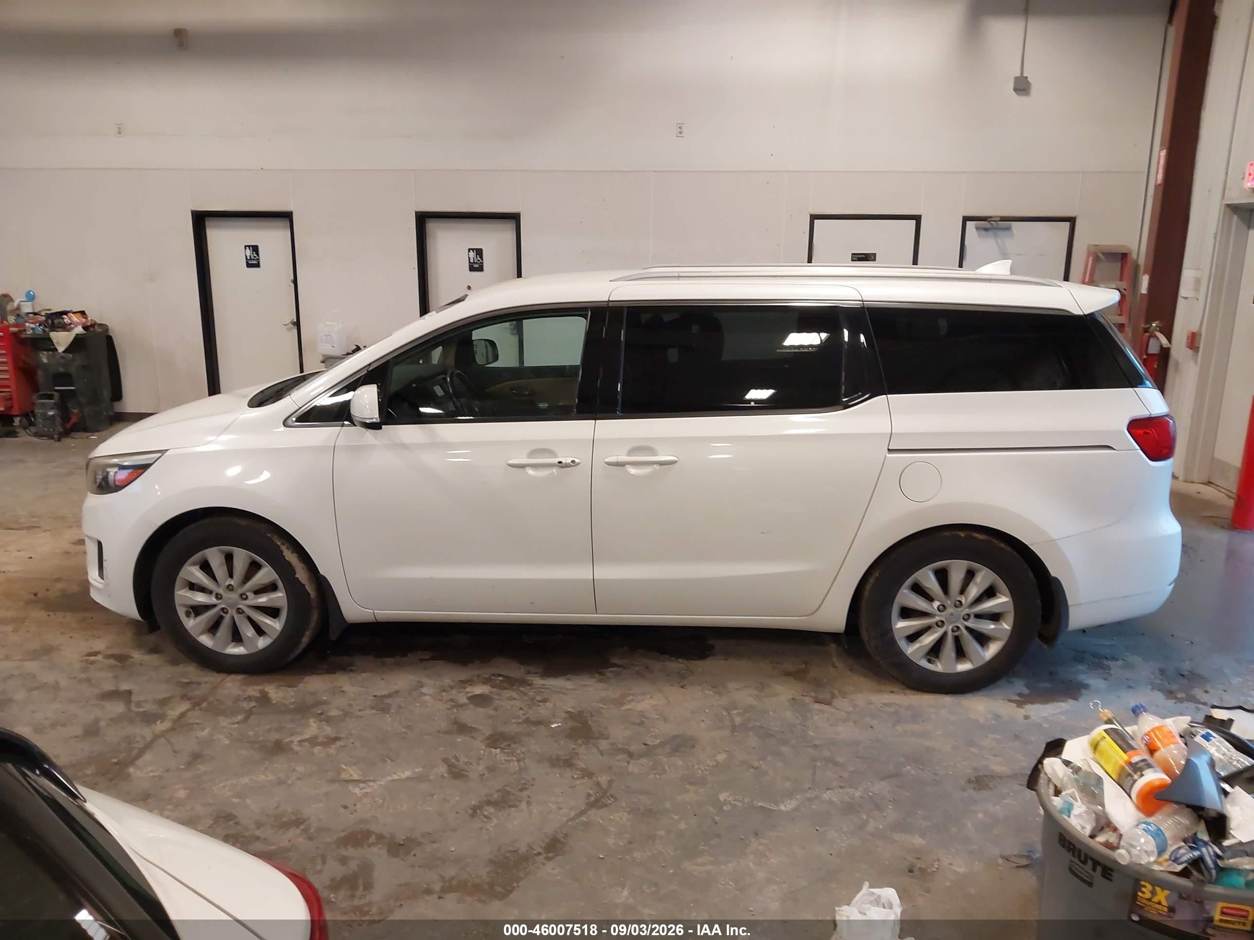 2015 Kia Sedona Ex White vin: KNDMC5C10F6035511