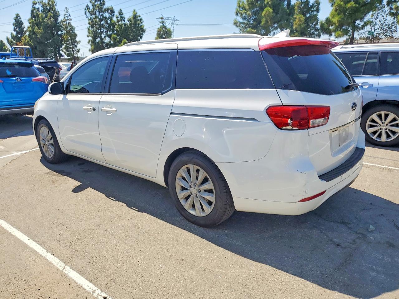2015 Kia Sedona Ex Белый vin: KNDMC5C10F6045133