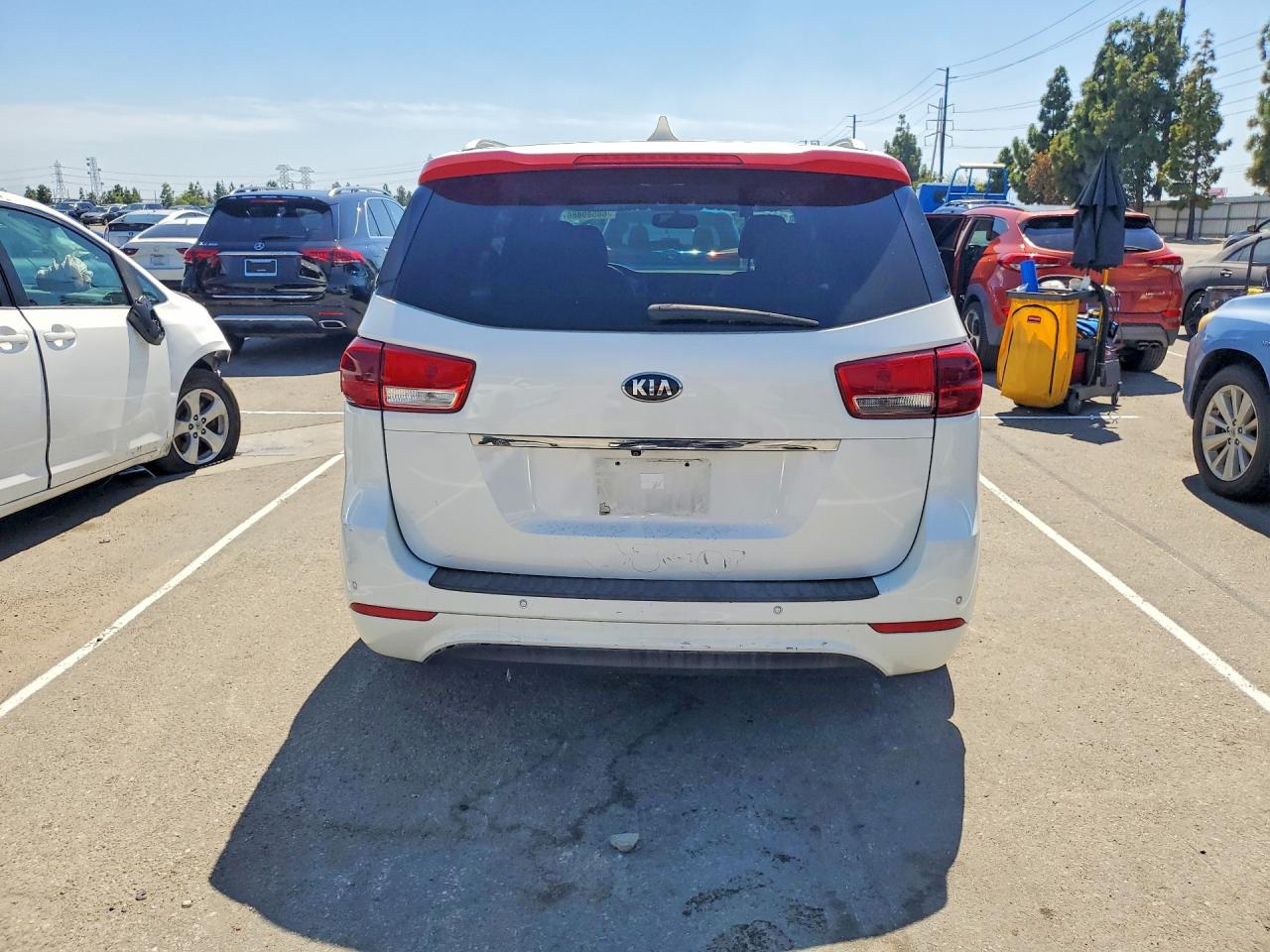 2015 Kia Sedona Ex Белый vin: KNDMC5C10F6045133