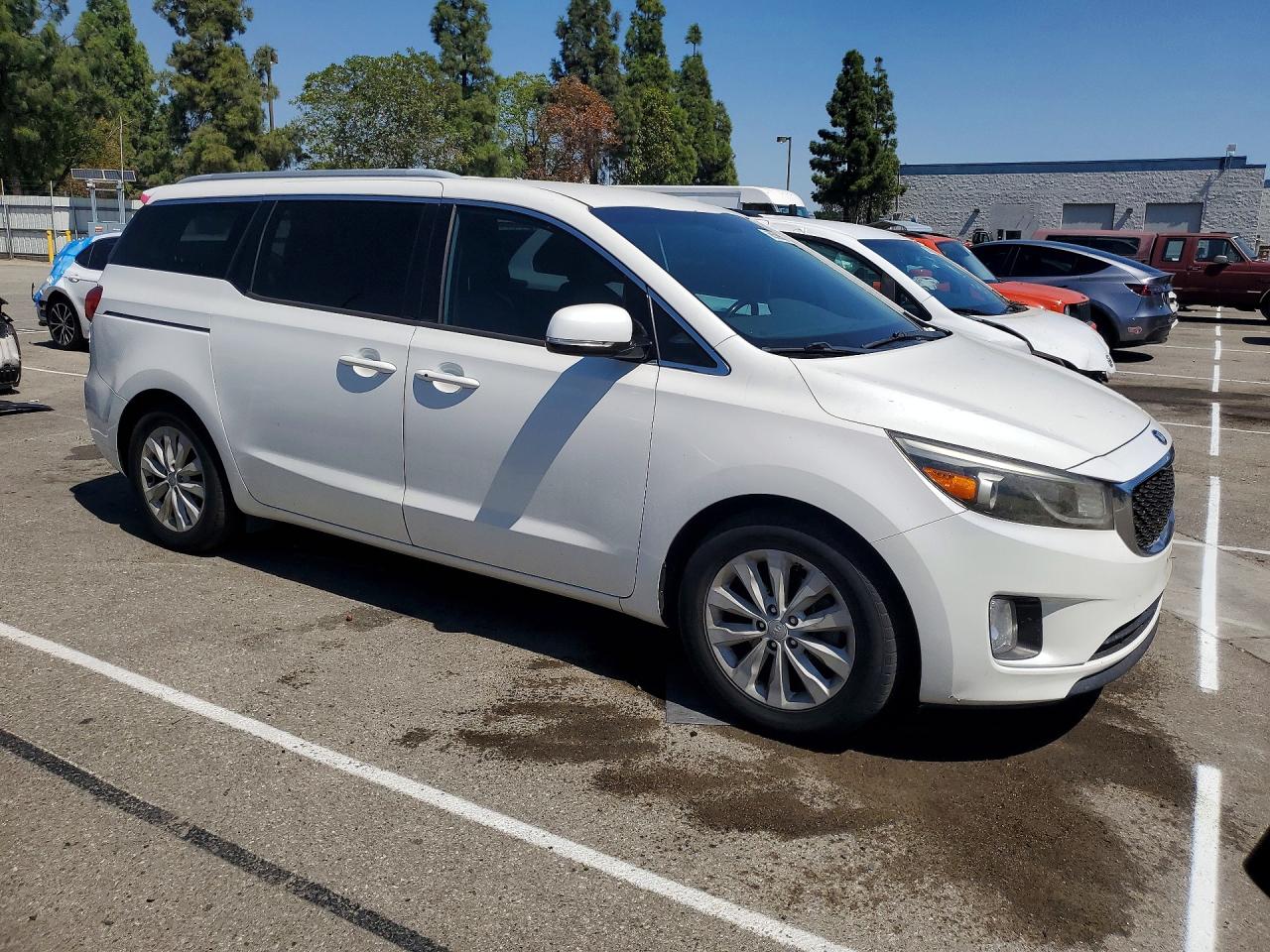 2015 Kia Sedona Ex Белый vin: KNDMC5C10F6045133