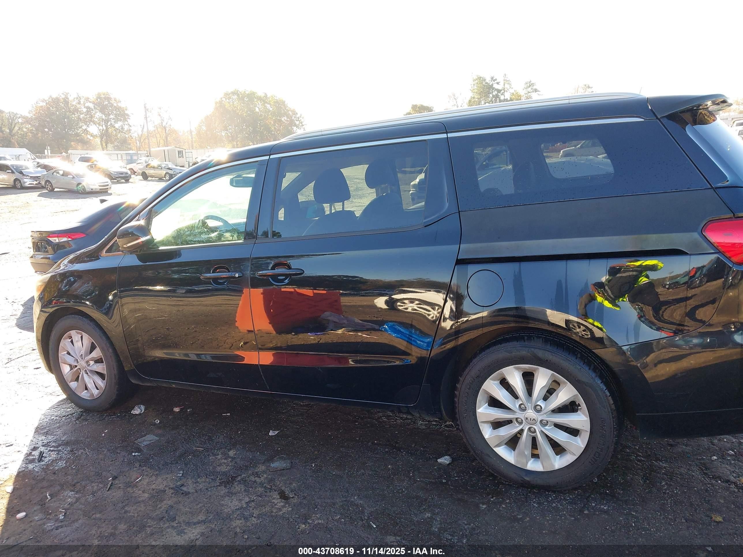 2015 Kia Sedona Ex Black vin: KNDMC5C12F6022243