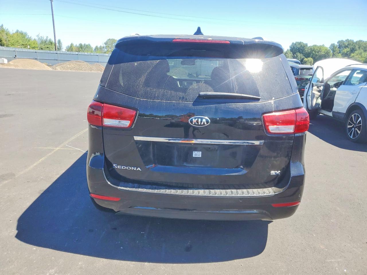 2015 Kia Sedona Ex Black vin: KNDMC5C12F6047708