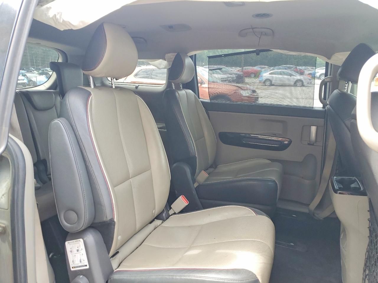 2015 Kia Sedona Ex Серебряный vin: KNDMC5C13F6022719
