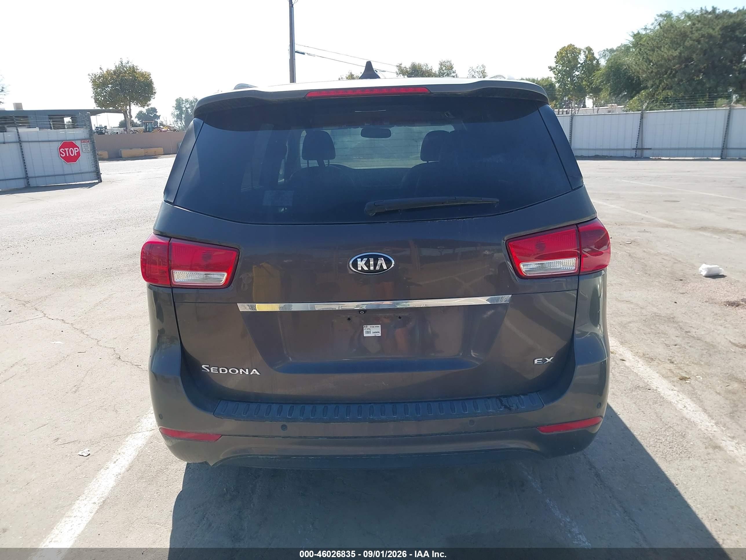 2015 Kia Sedona Ex Коричневый vin: KNDMC5C14F6027329