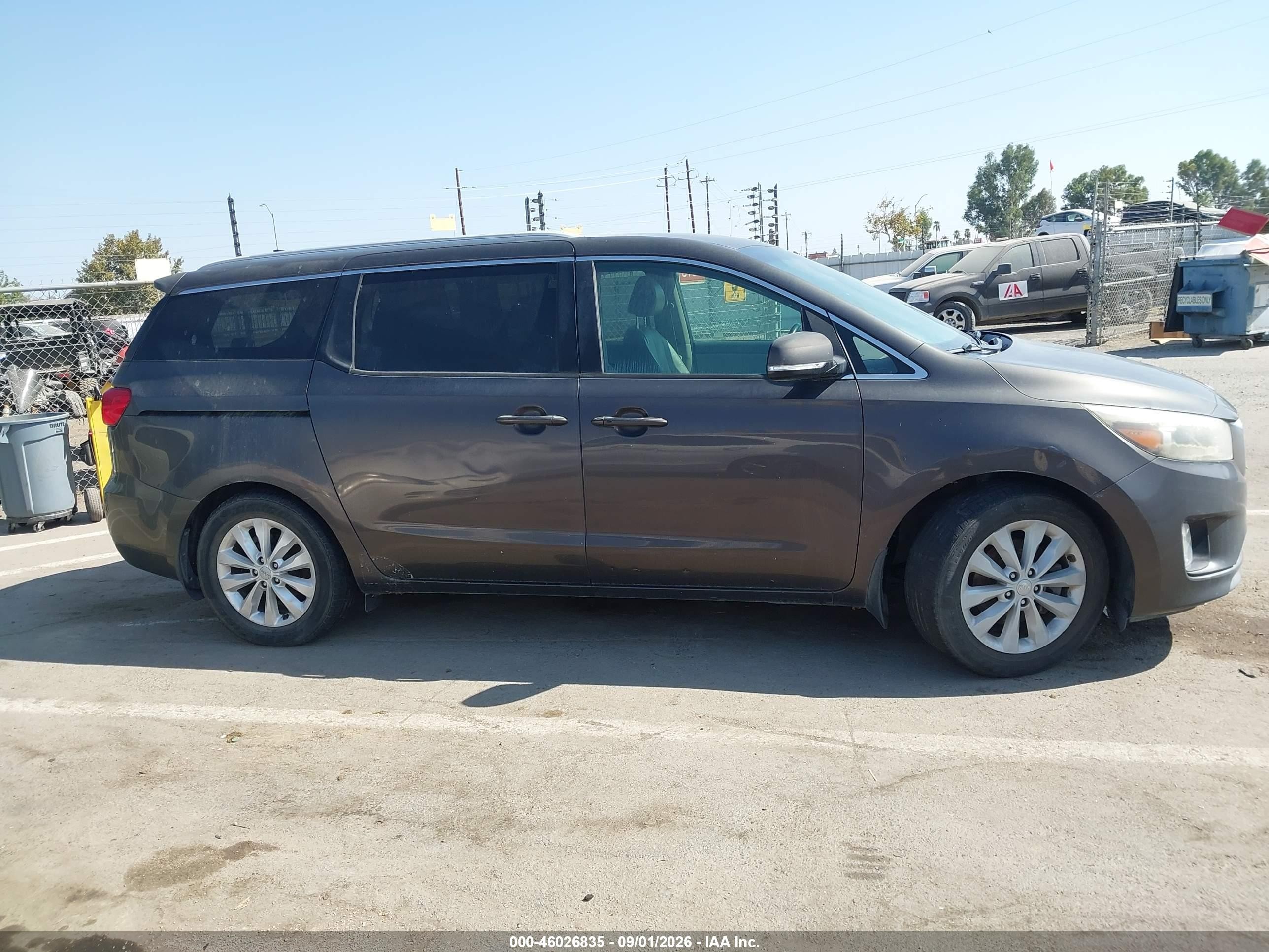 2015 Kia Sedona Ex Коричневый vin: KNDMC5C14F6027329