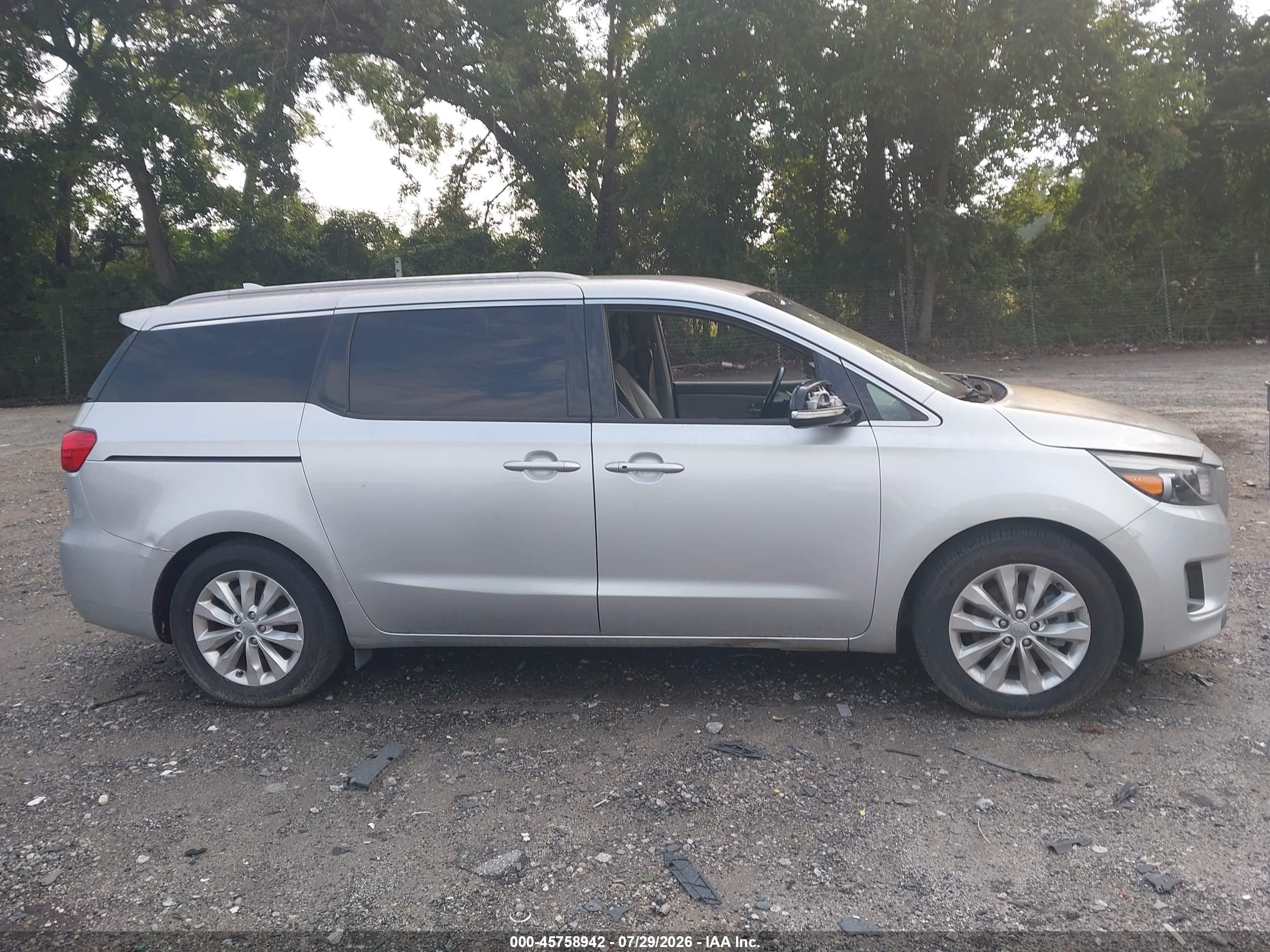 2015 Kia Sedona Ex Silver vin: KNDMC5C15F6021622