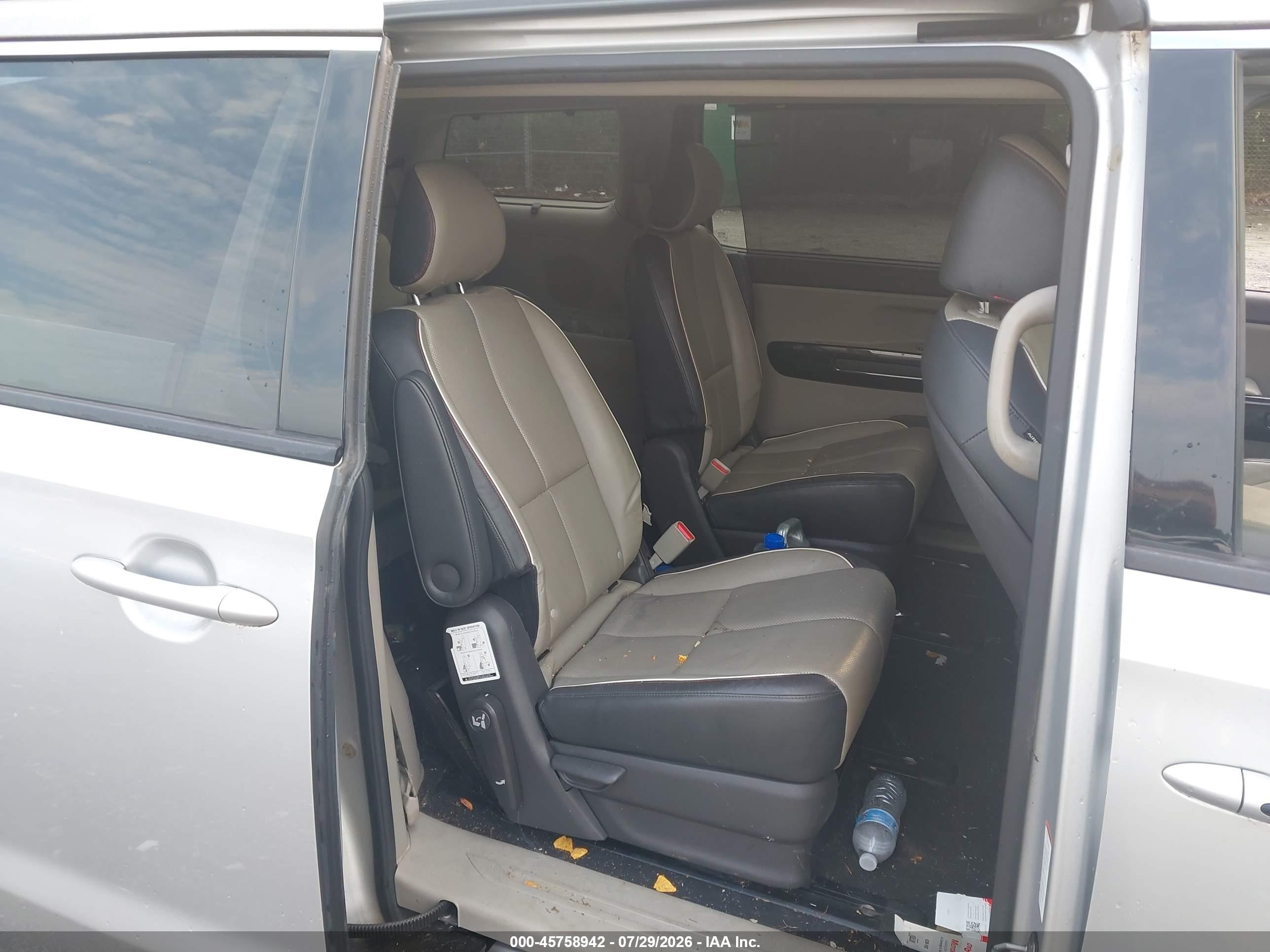 2015 Kia Sedona Ex Silver vin: KNDMC5C15F6021622