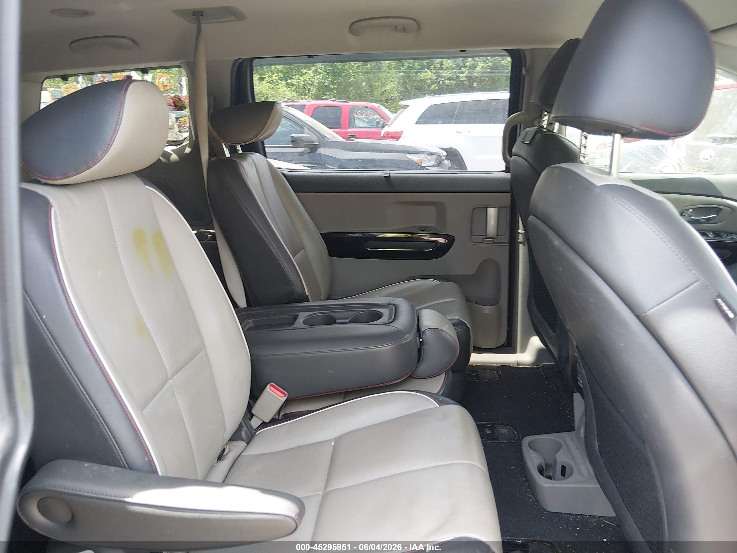 2015 Kia Sedona Ex Black vin: KNDMC5C17F6058266