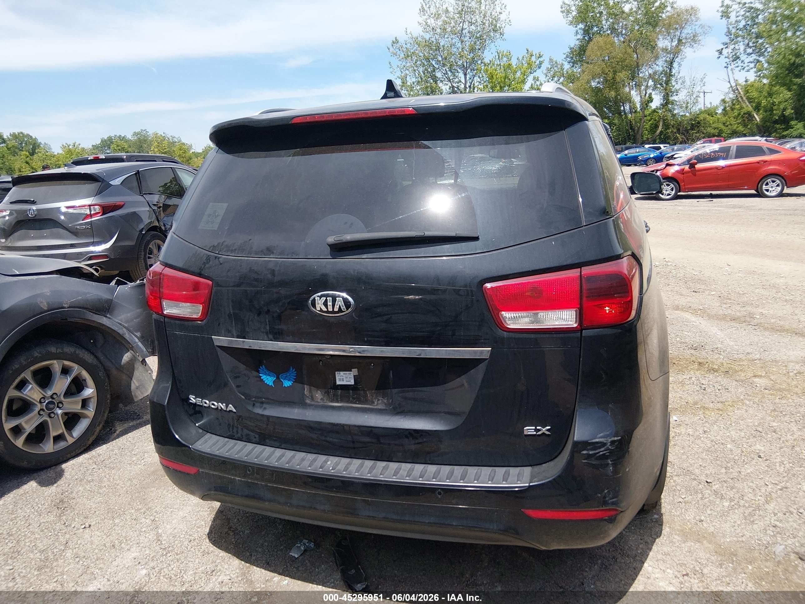2015 Kia Sedona Ex Black vin: KNDMC5C17F6058266