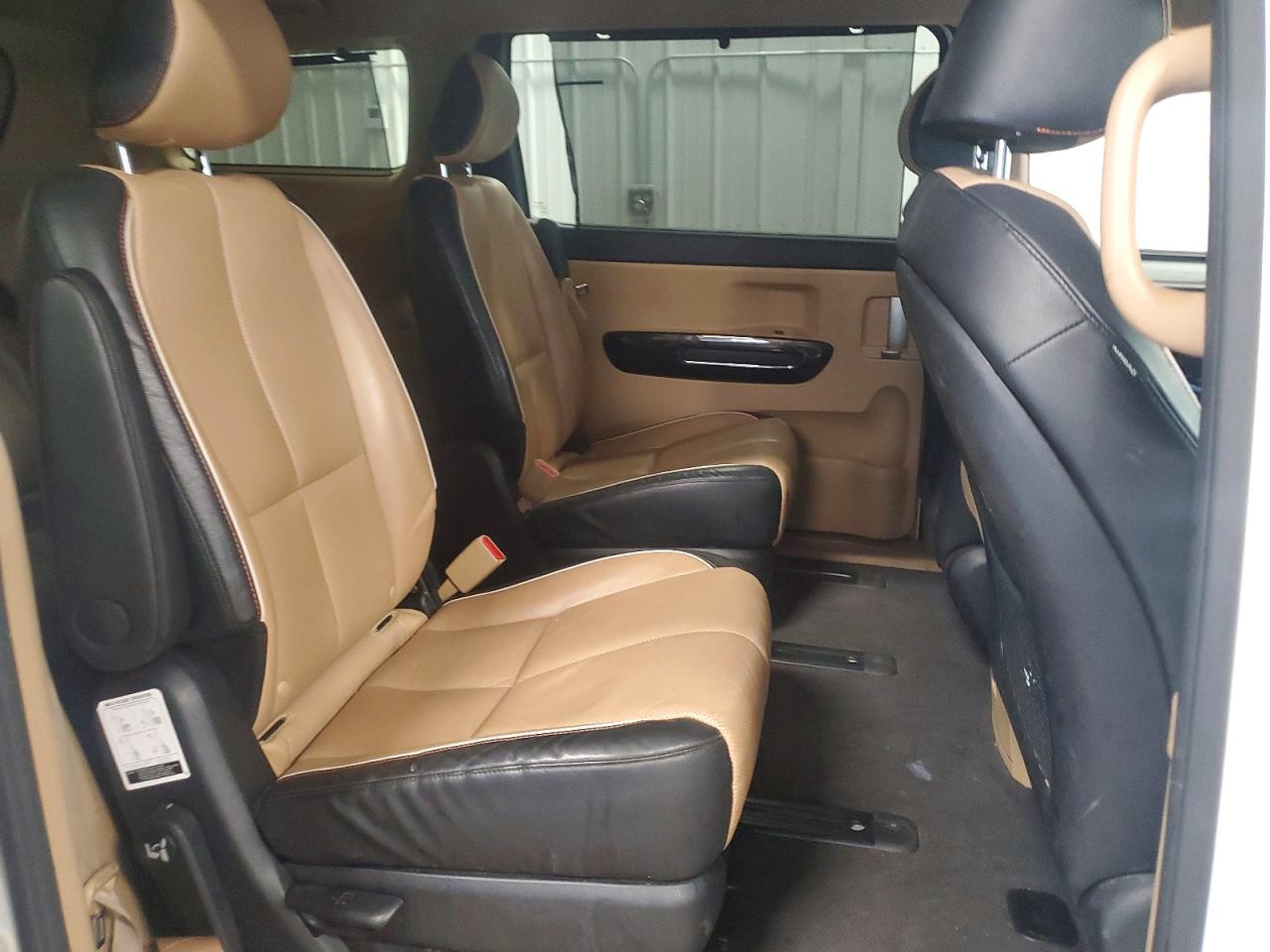 2017 Kia Sedona Ex White vin: KNDMC5C17H6256994