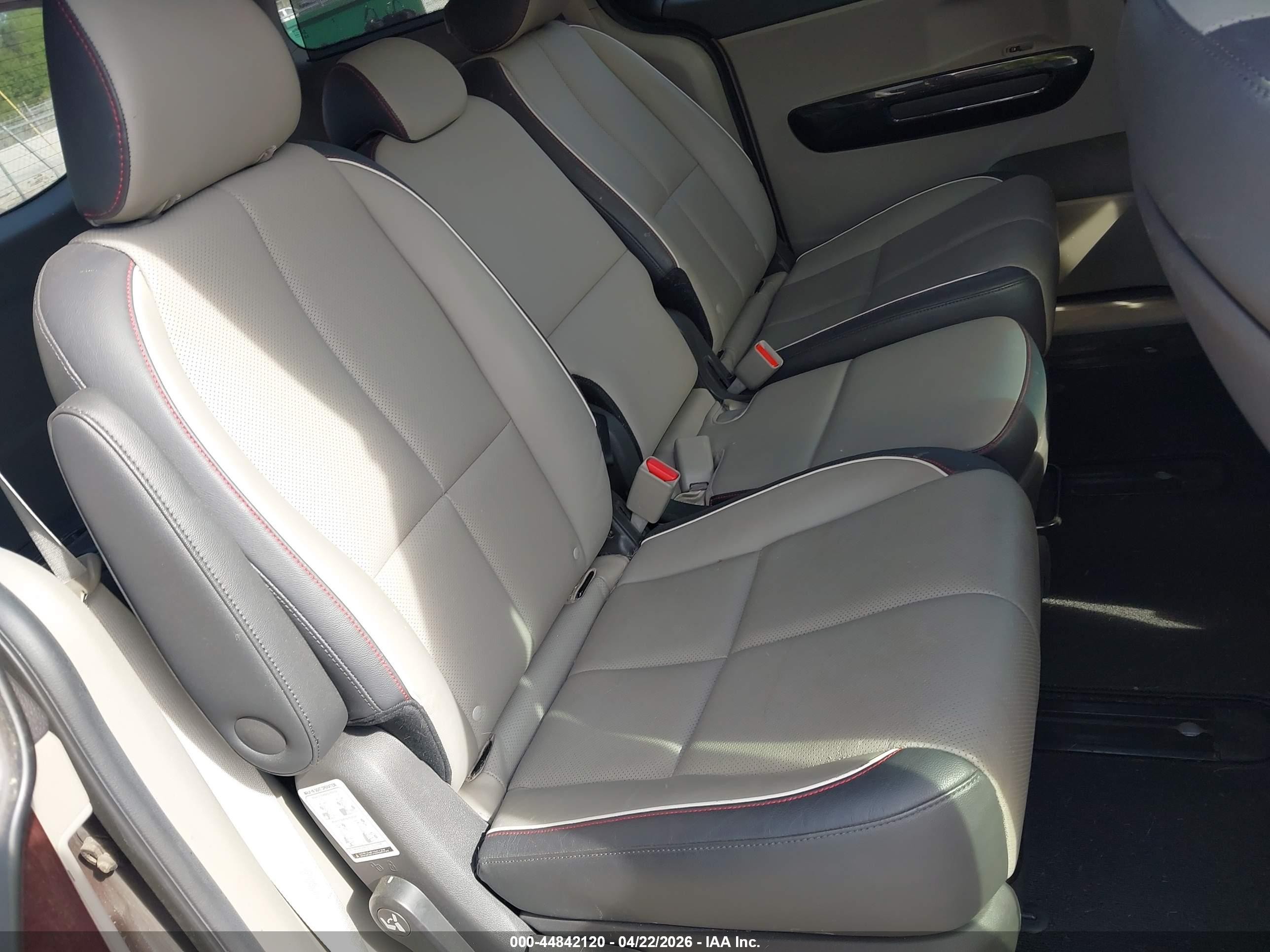 2015 Kia Sedona Ex Burgundy vin: KNDMC5C18F6045123