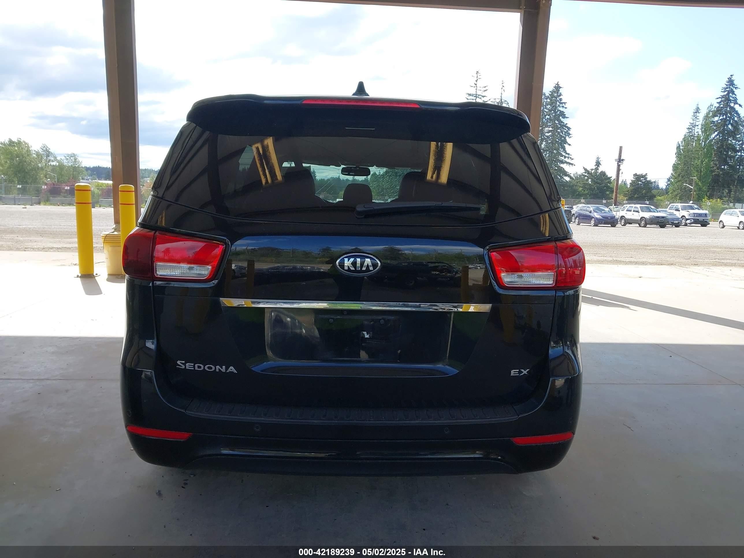 2015 Kia Sedona Ex Black vin: KNDMC5C18F6051021