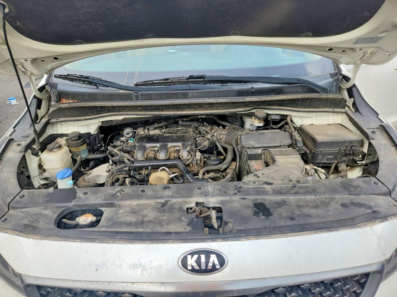 2015 Kia Sedona Ex White vin: KNDMC5C19F6045146
