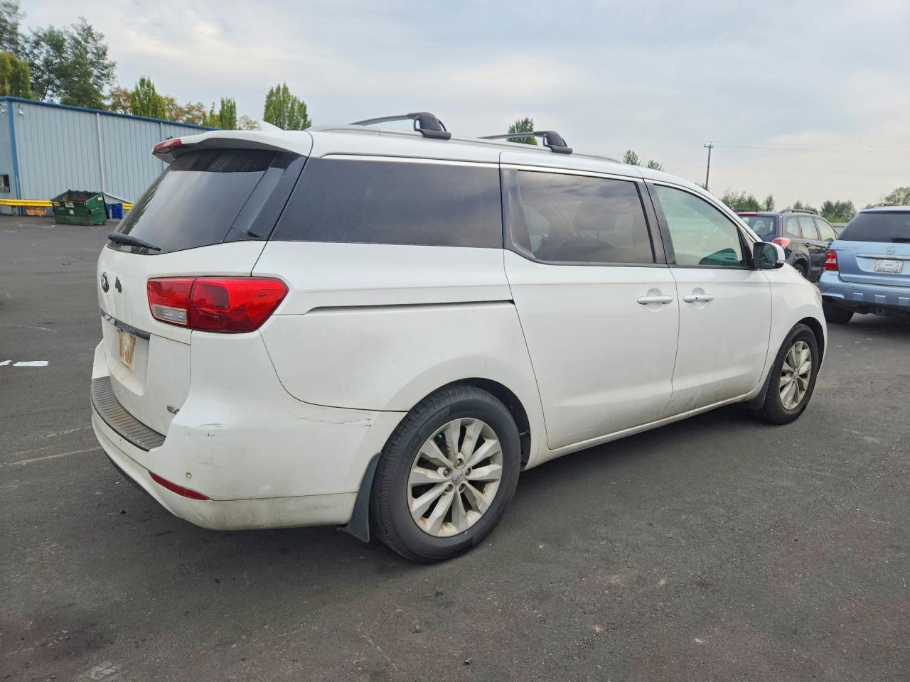 2015 Kia Sedona Ex White vin: KNDMC5C19F6045146