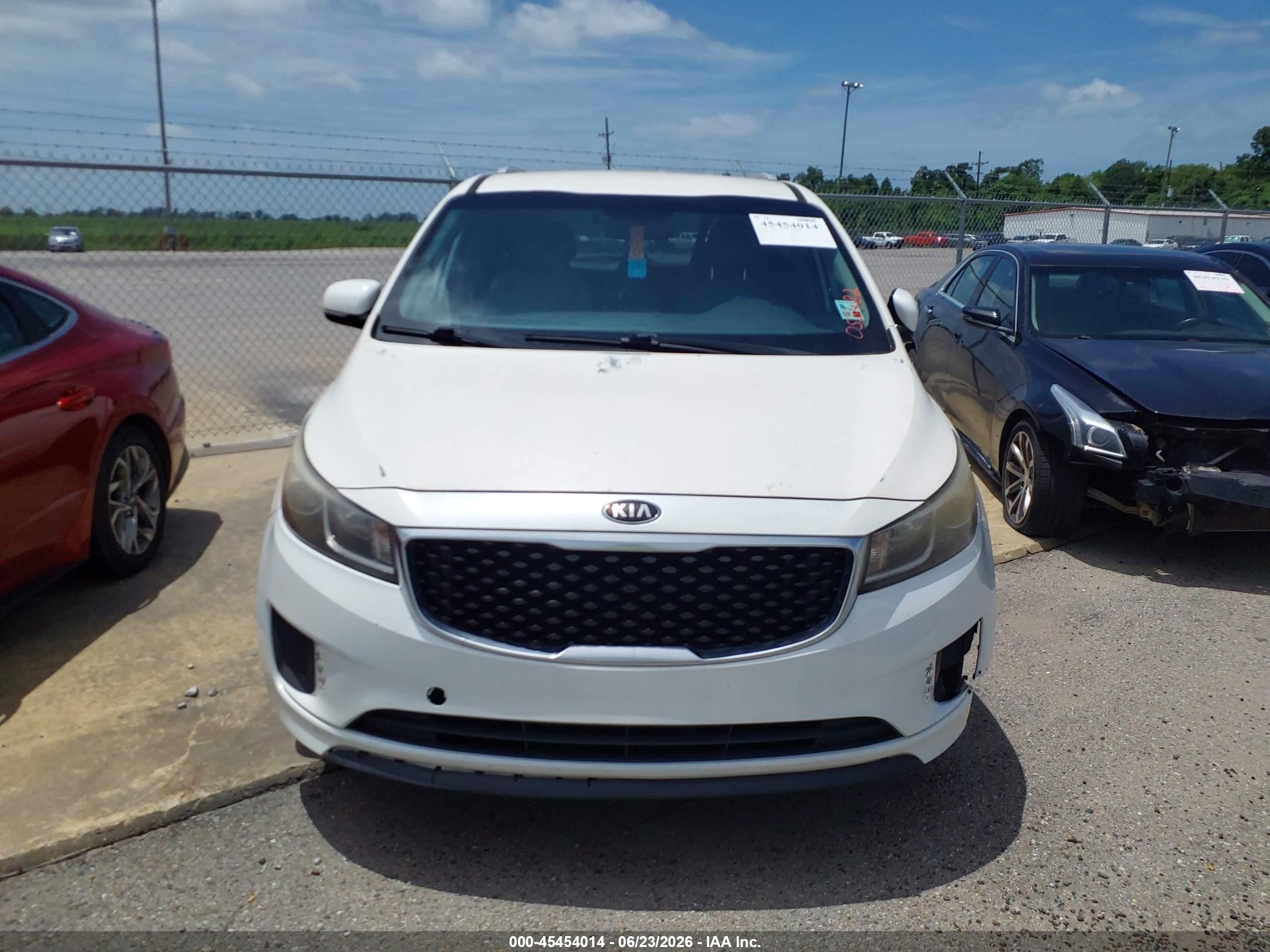 2015 Kia Sedona Ex White vin: KNDMC5C1XF6053482