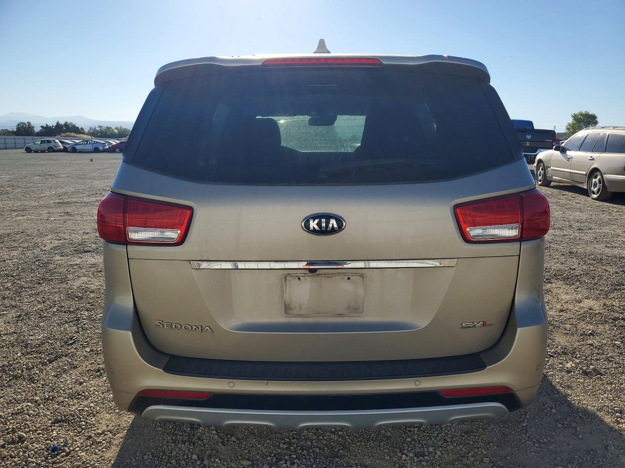 2015 Kia Sedona Sxl Tan vin: KNDME5C16F6046667