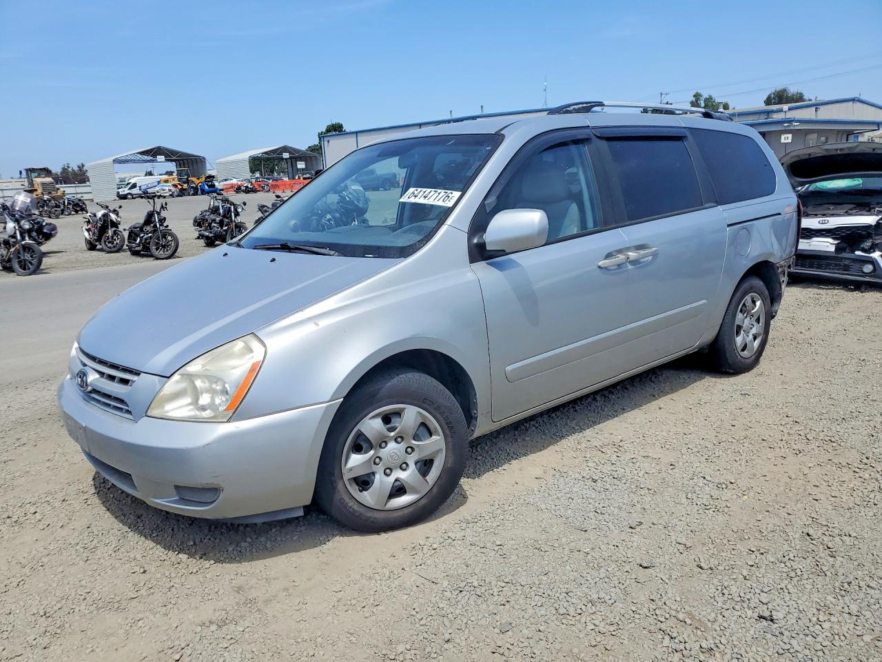 2010 Kia Sedona Lx Серебряный vin: KNDMG4C37A6332901