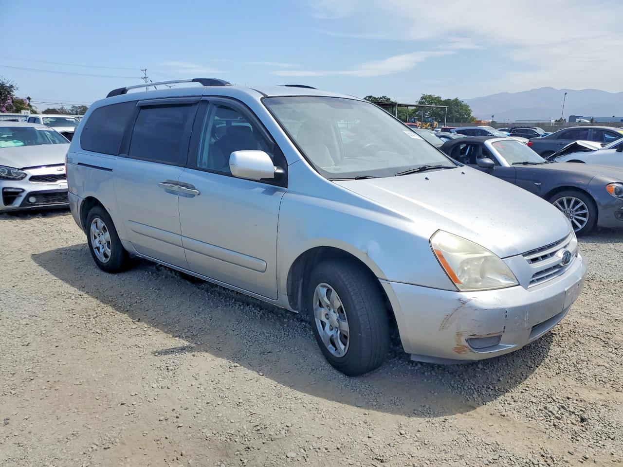 2010 Kia Sedona Lx Серебряный vin: KNDMG4C37A6332901