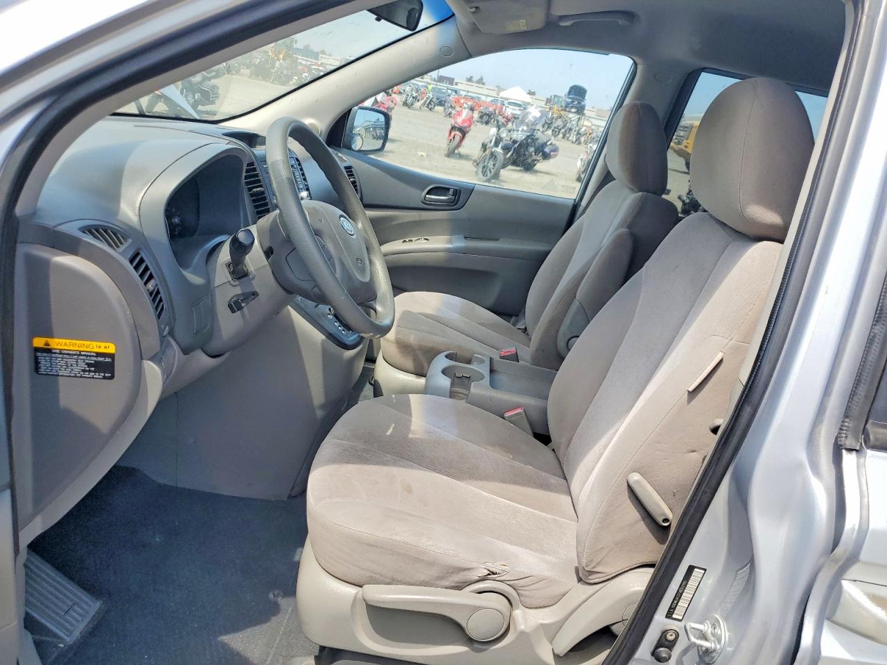2010 Kia Sedona Lx Серебряный vin: KNDMG4C37A6332901