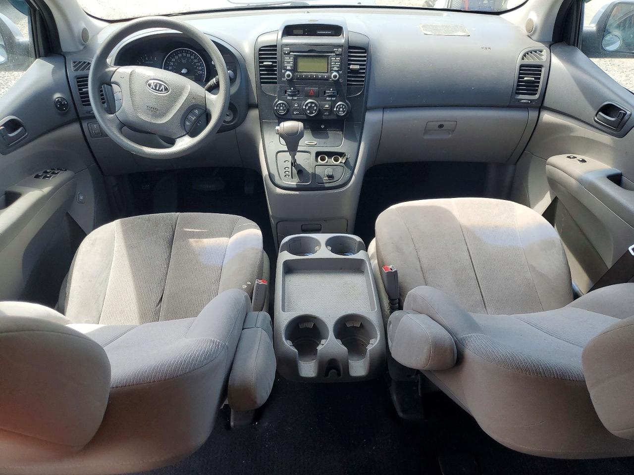 2010 Kia Sedona Lx Серебряный vin: KNDMG4C37A6332901