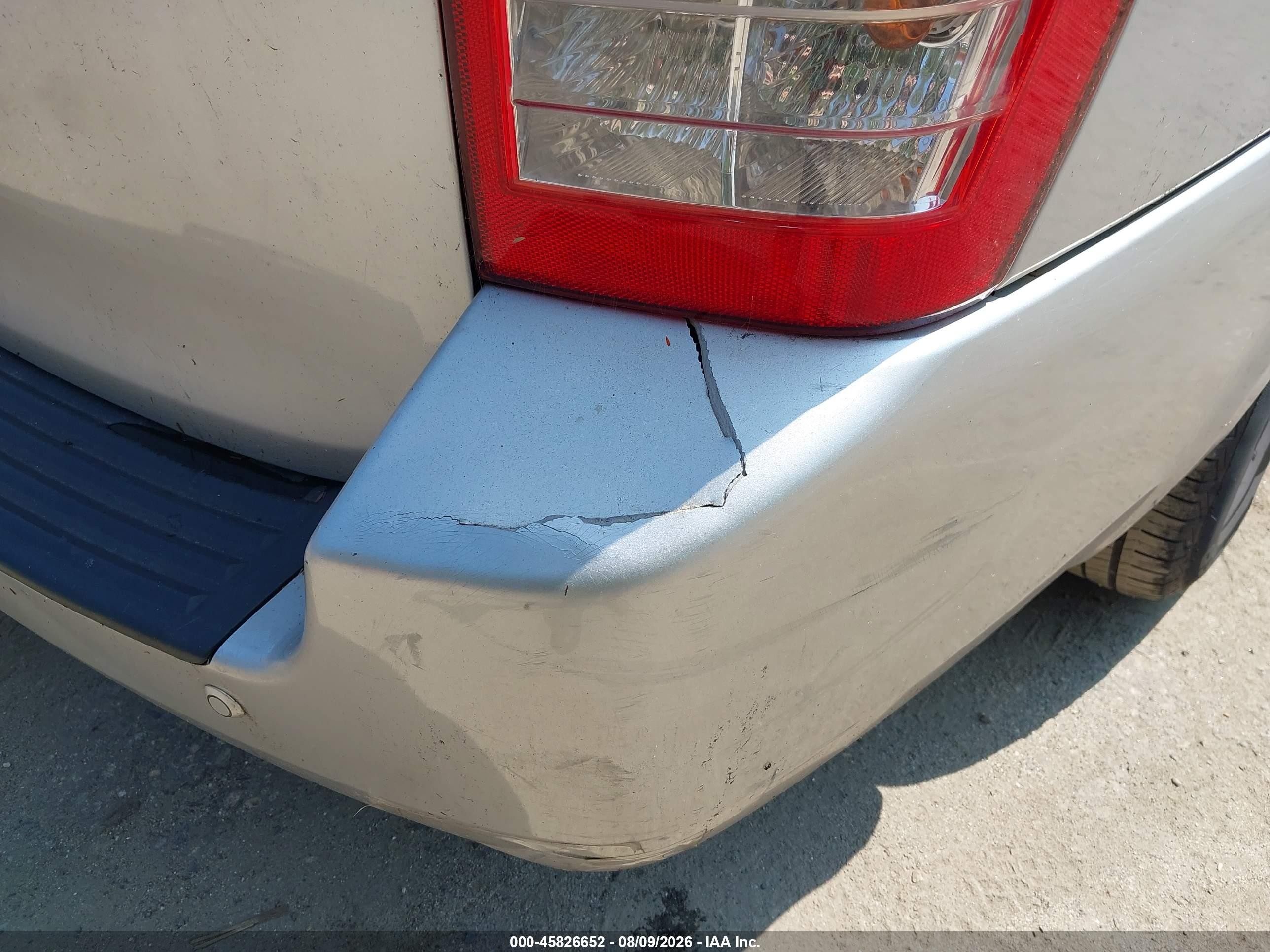 2012 Kia Sedona Lx Silver vin: KNDMG4C71C6473260