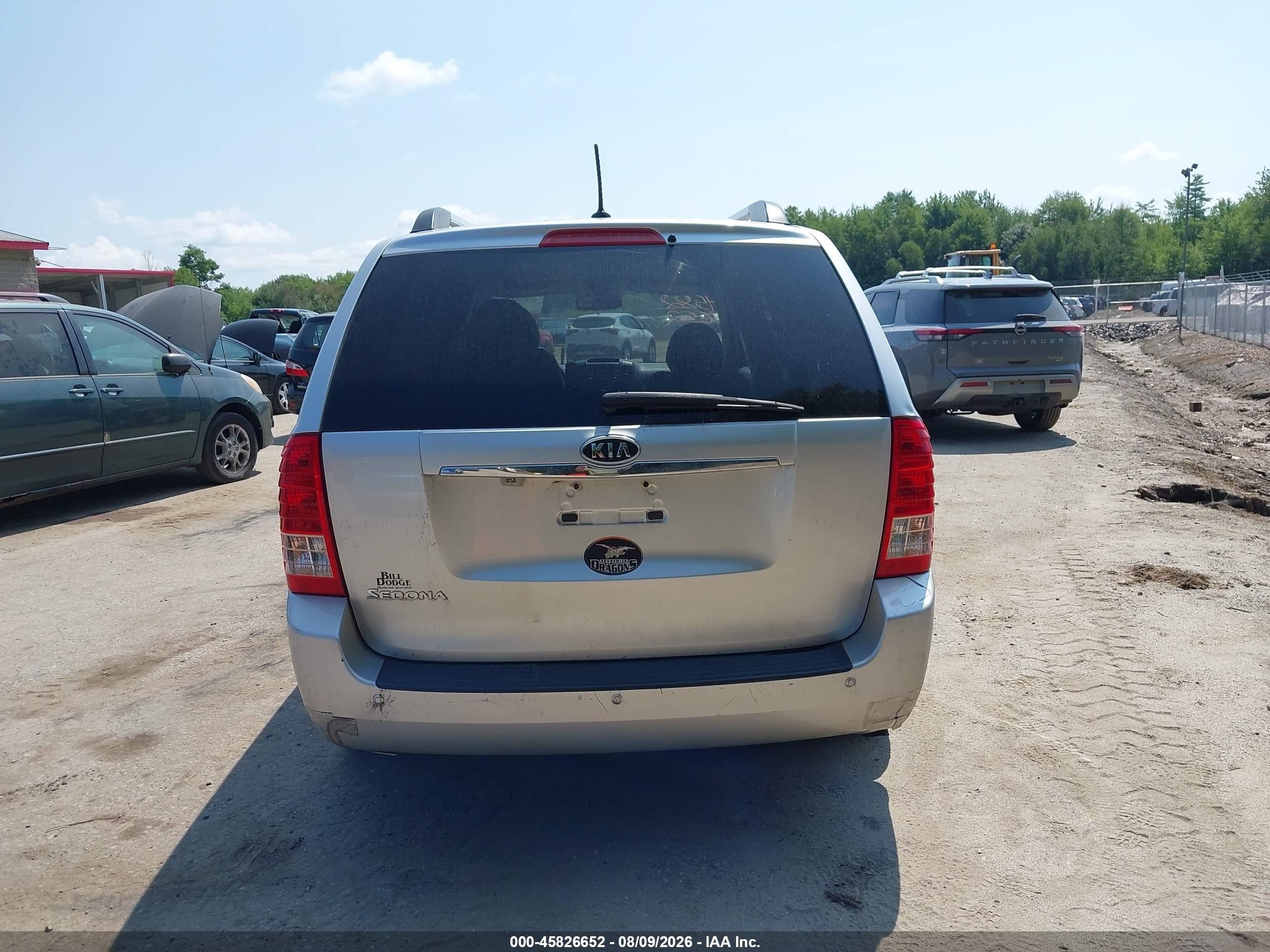 2012 Kia Sedona Lx Silver vin: KNDMG4C71C6473260