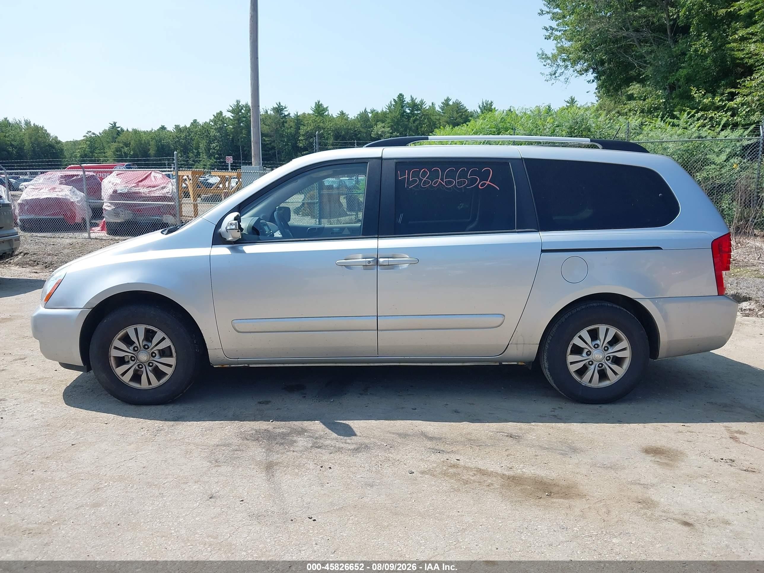 2012 Kia Sedona Lx Silver vin: KNDMG4C71C6473260