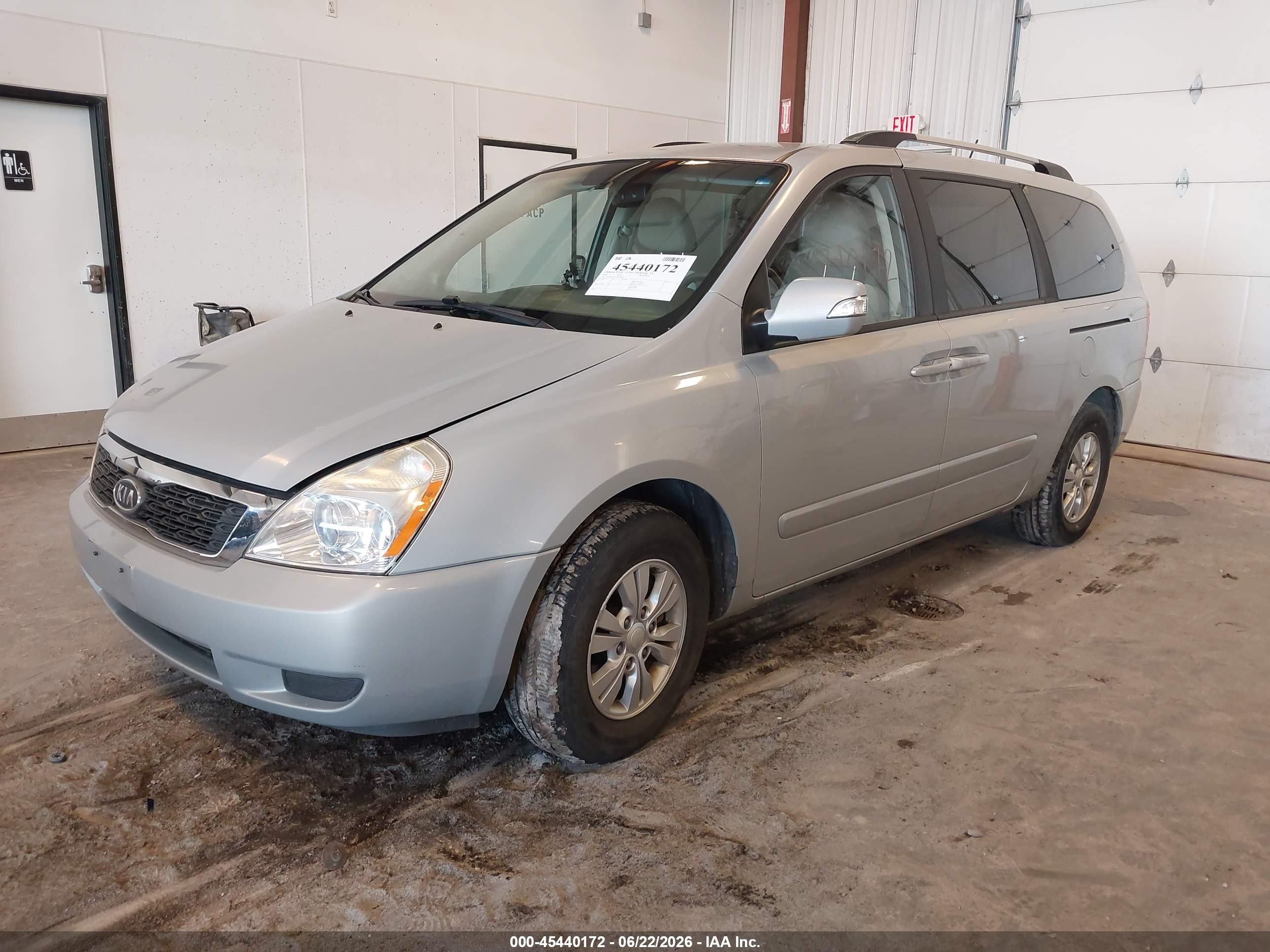 2012 Kia Sedona Lx Silver vin: KNDMG4C71C6478099