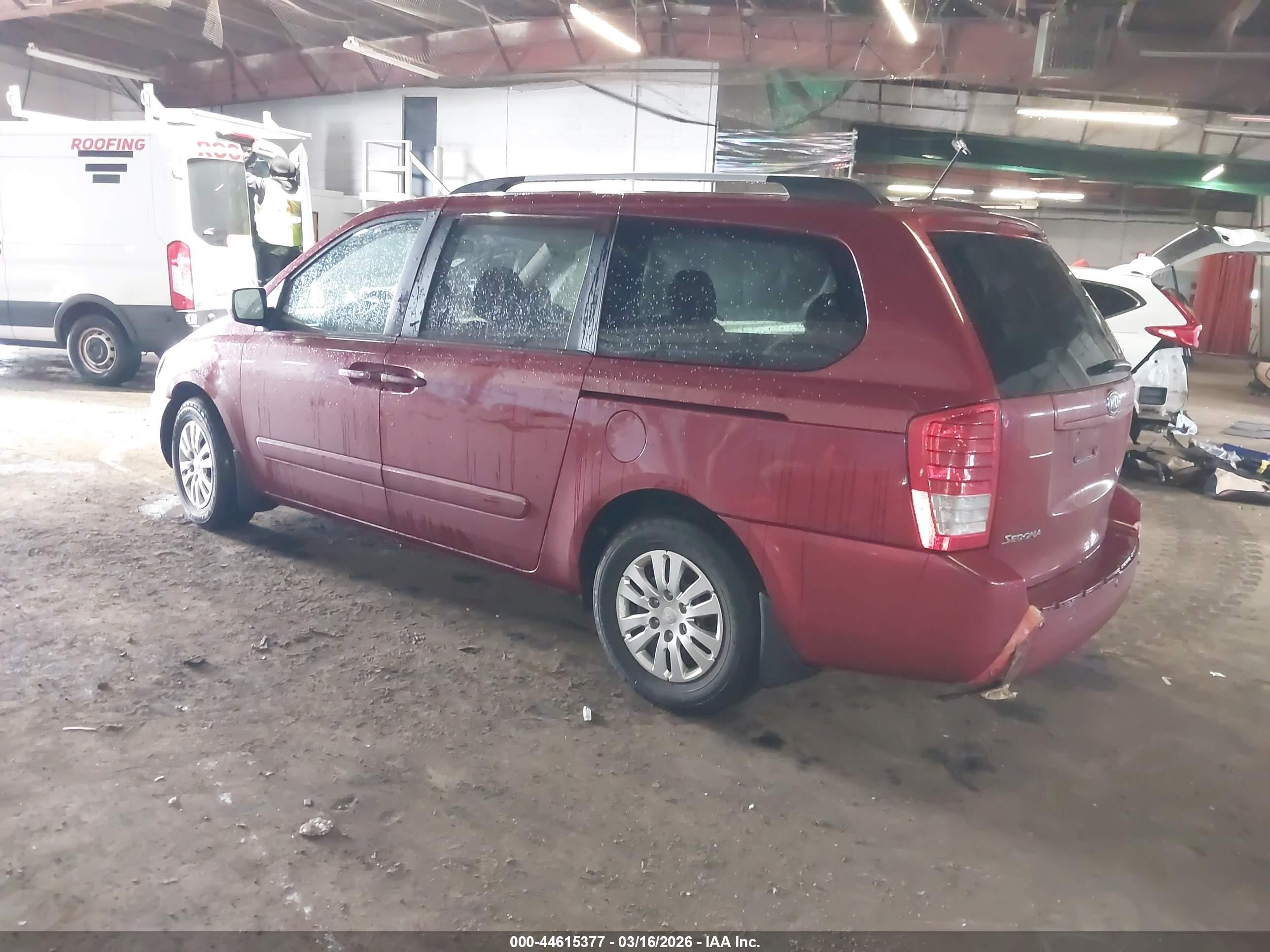 2011 Kia Sedona Lx Red vin: KNDMG4C72B6368595