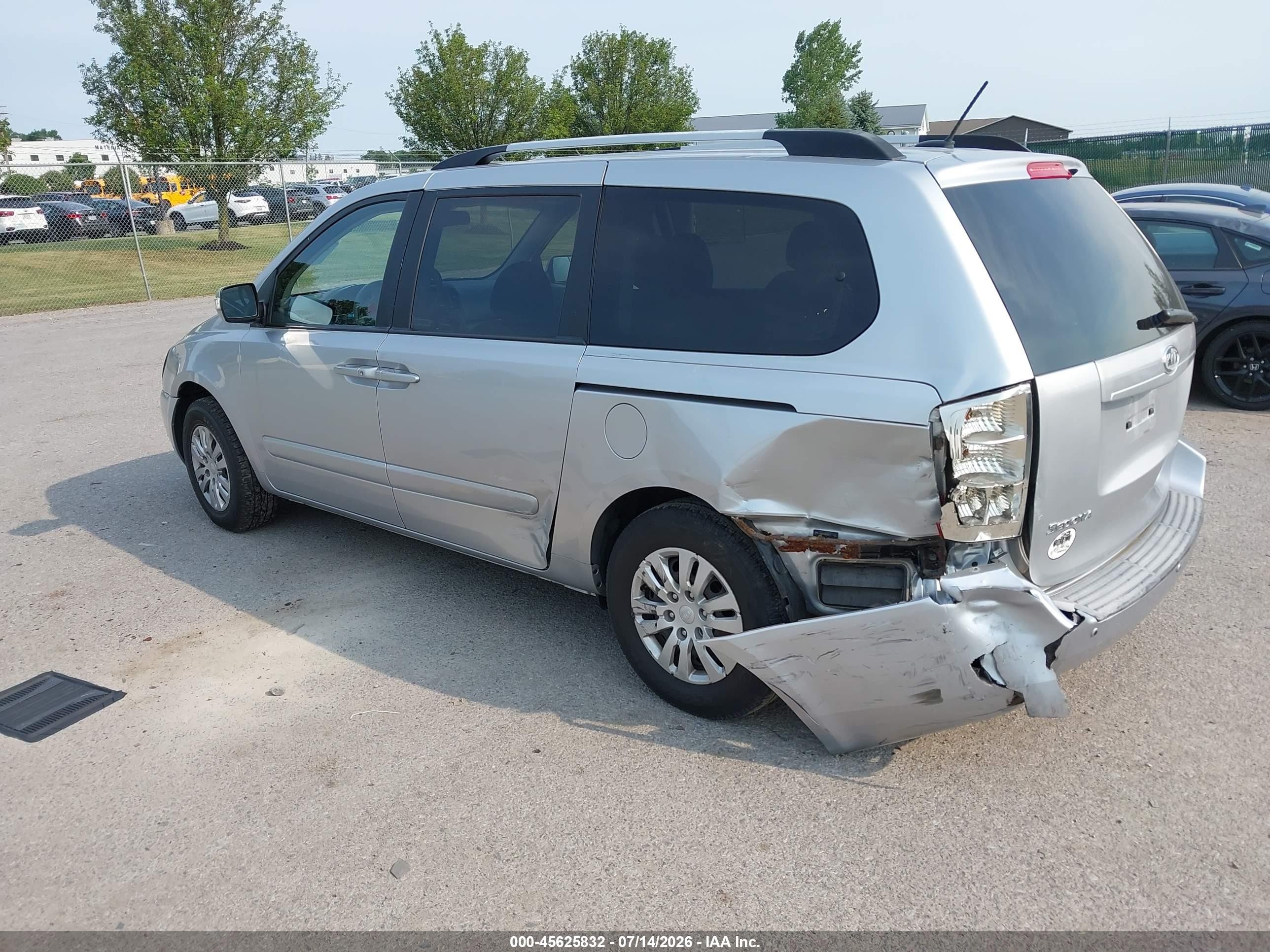 2011 Kia Sedona Lx Silver vin: KNDMG4C72B6406665