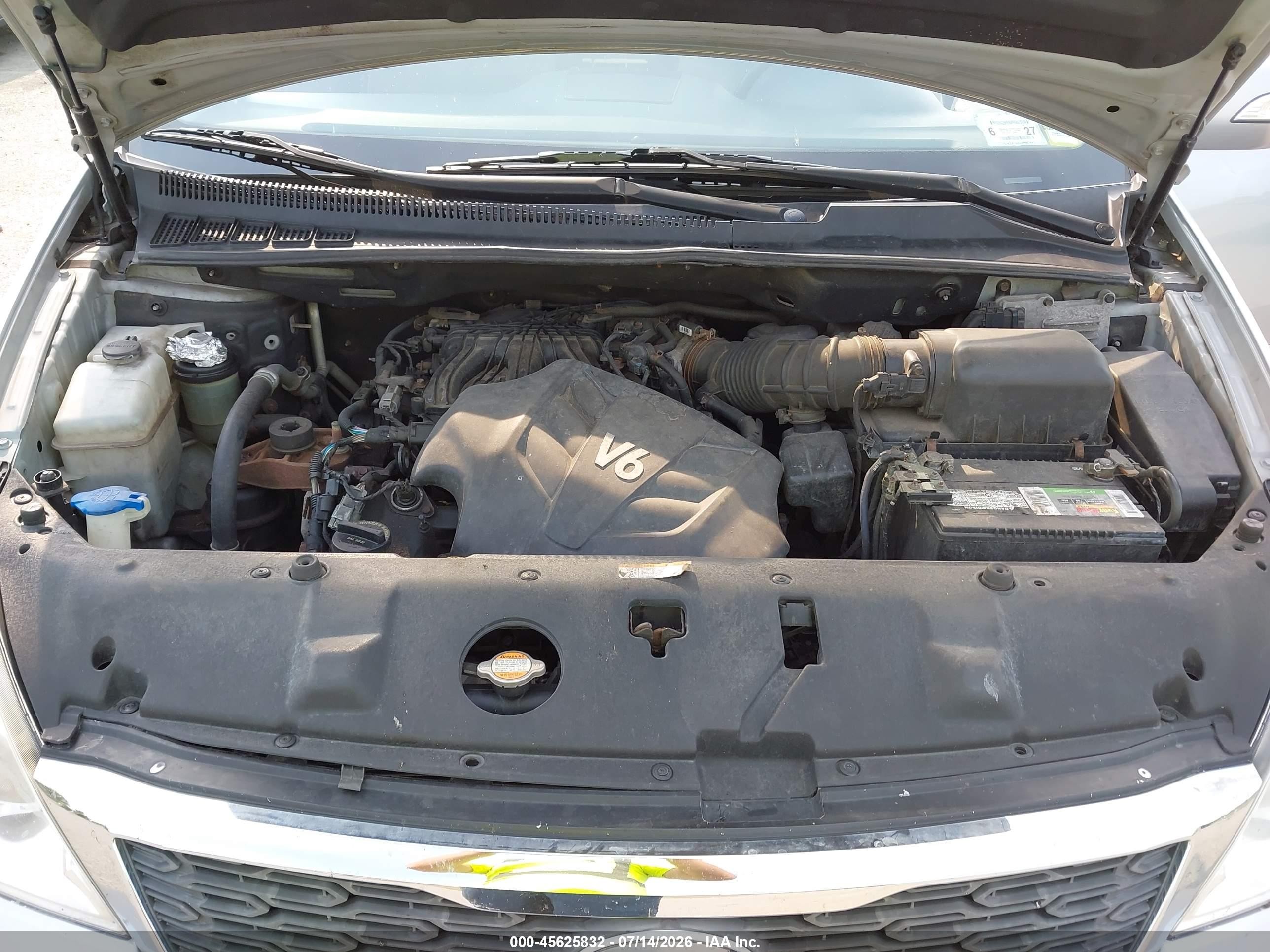 2011 Kia Sedona Lx Silver vin: KNDMG4C72B6406665