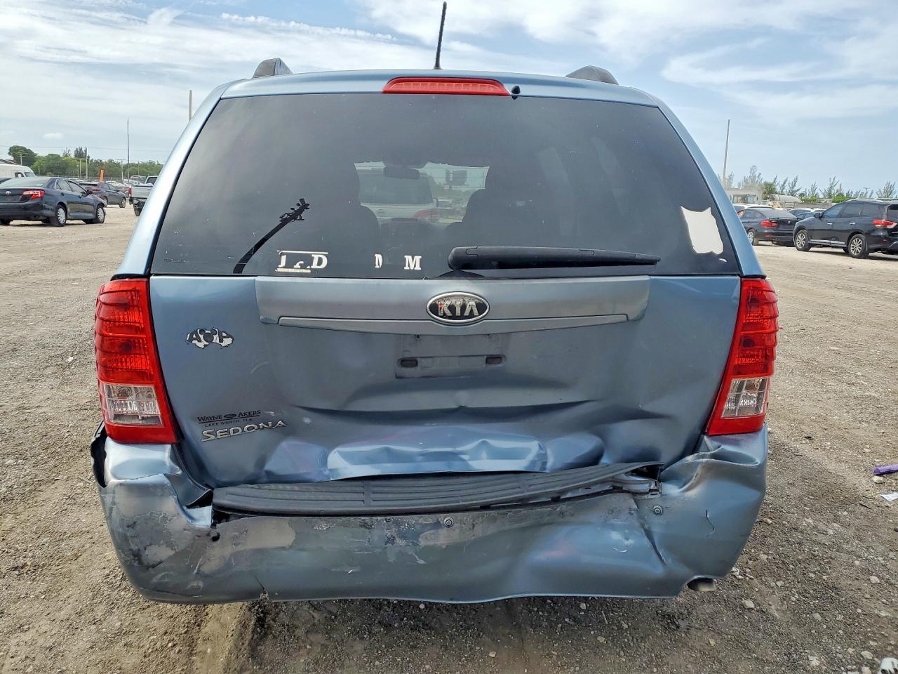 2012 Kia Sedona Lx Blue vin: KNDMG4C72C6476202