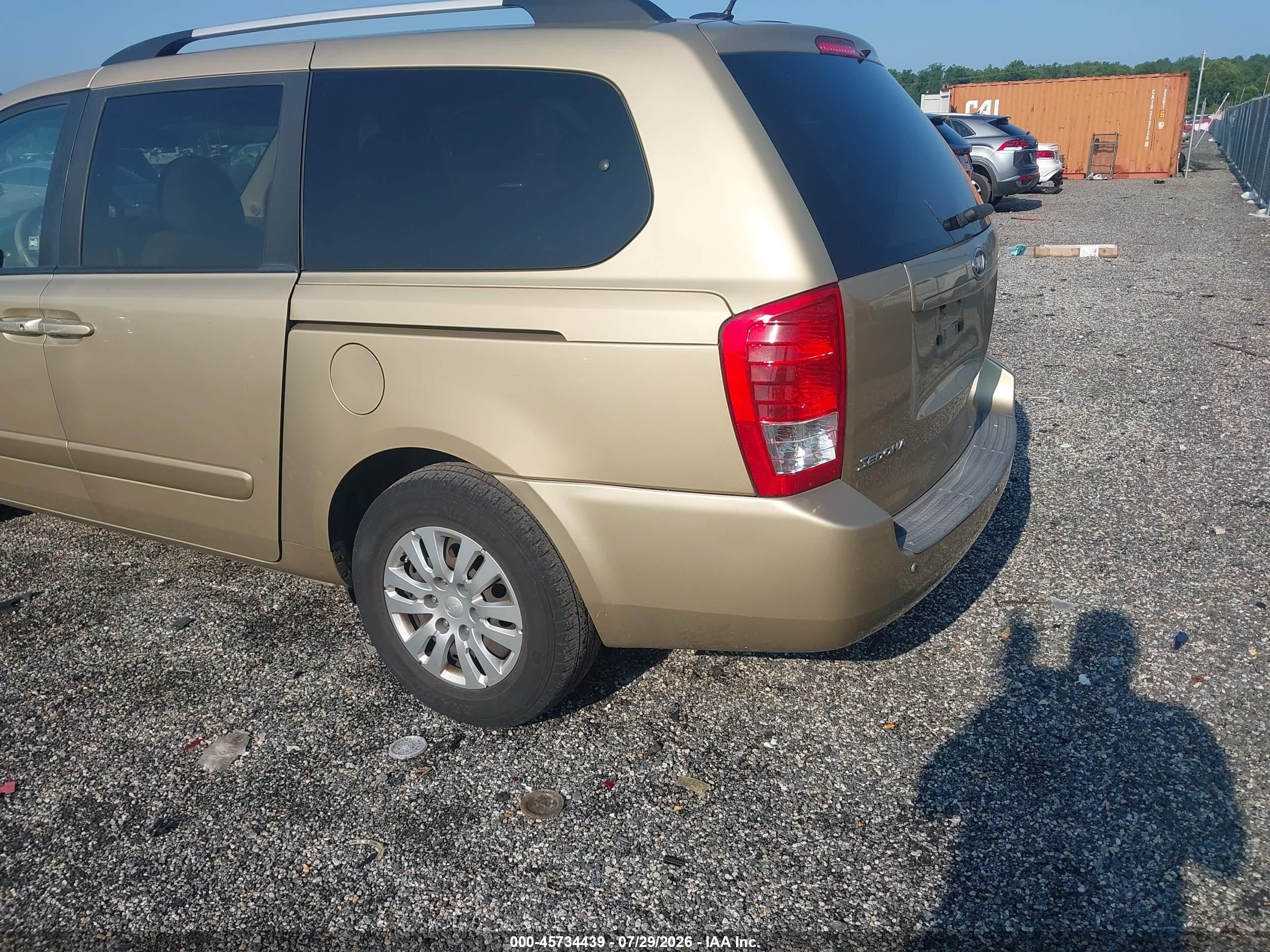 2011 Kia Sedona Lx Gold vin: KNDMG4C73B6373207