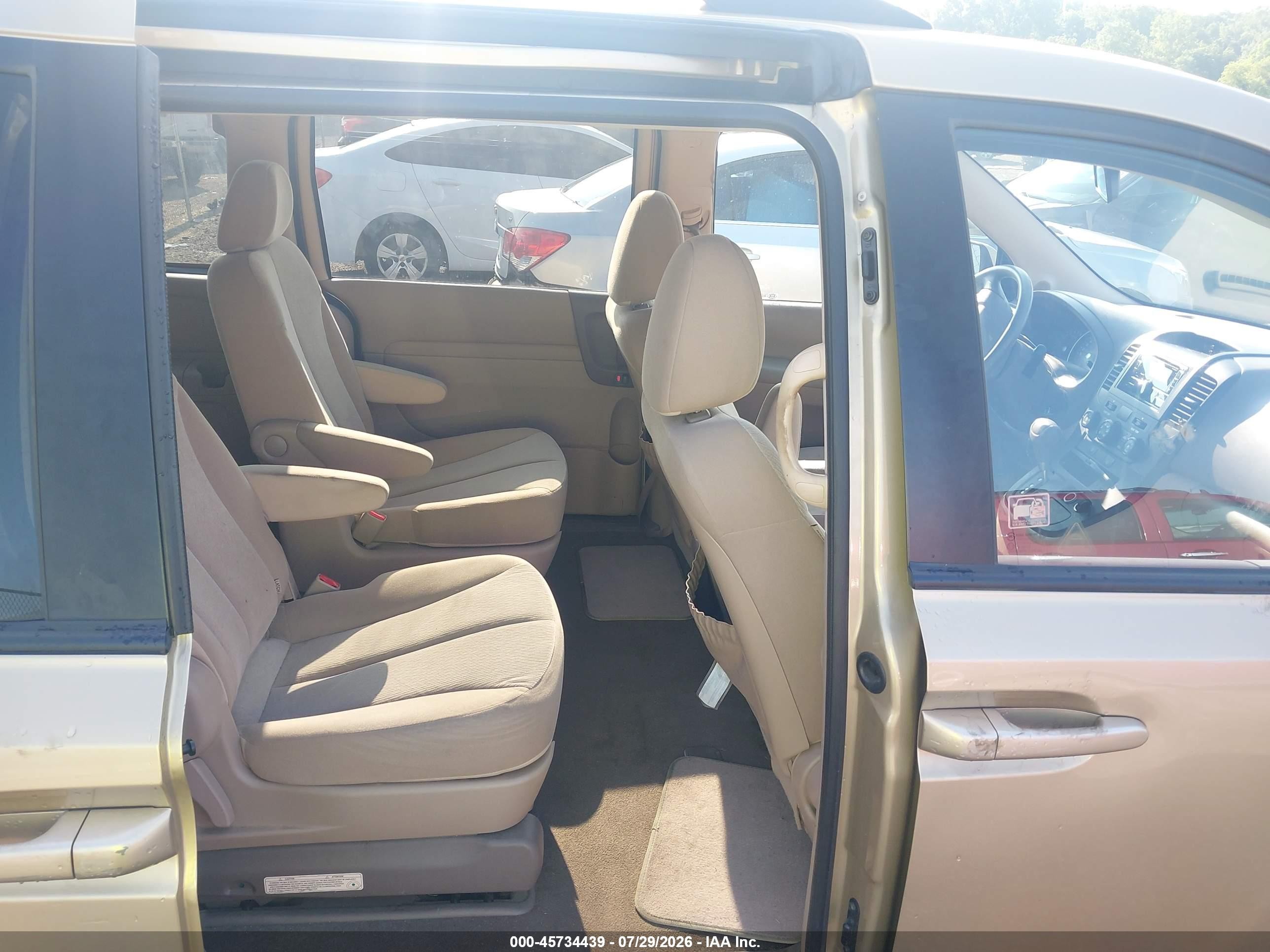 2011 Kia Sedona Lx Gold vin: KNDMG4C73B6373207