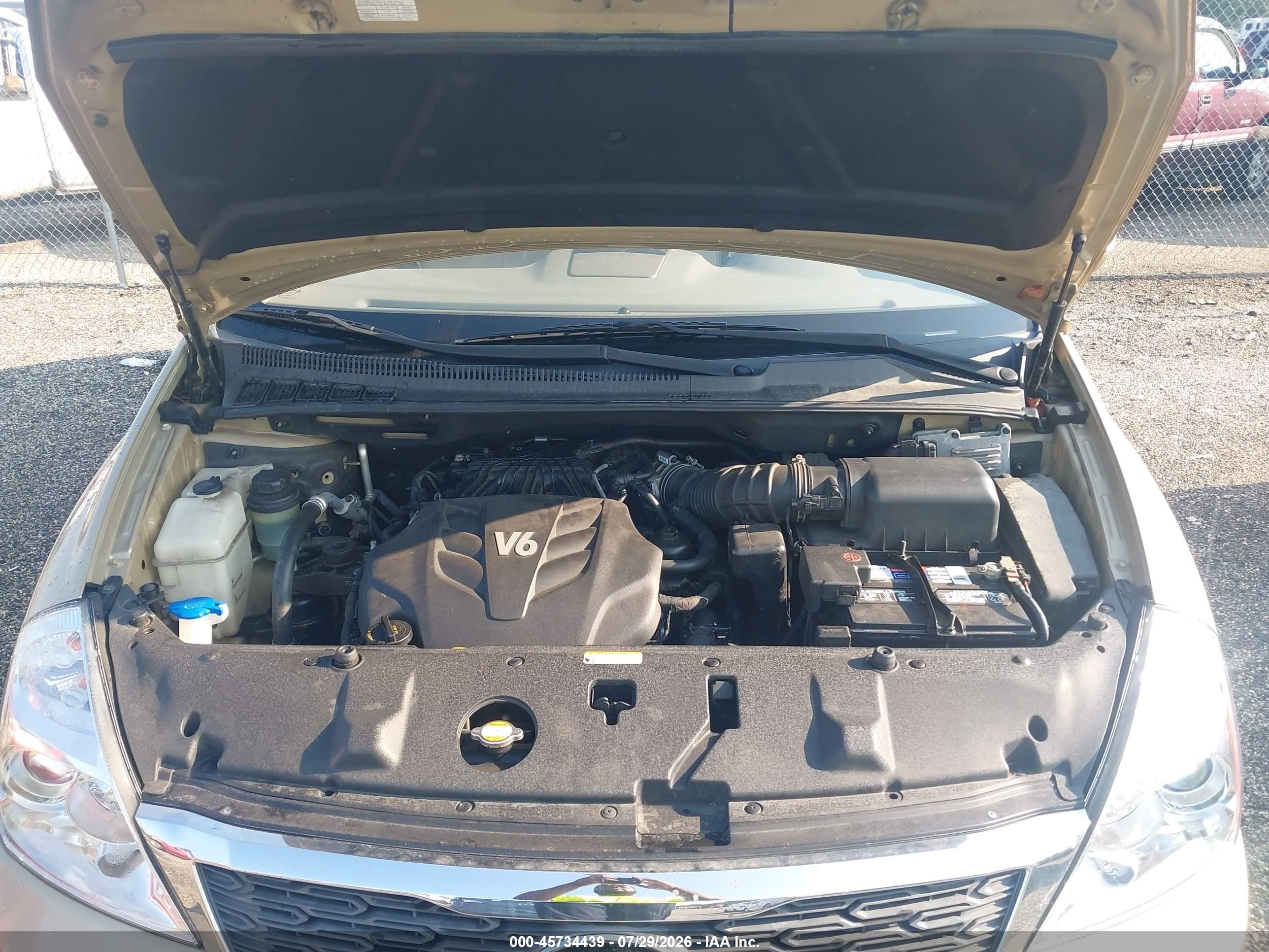 2011 Kia Sedona Lx Gold vin: KNDMG4C73B6373207