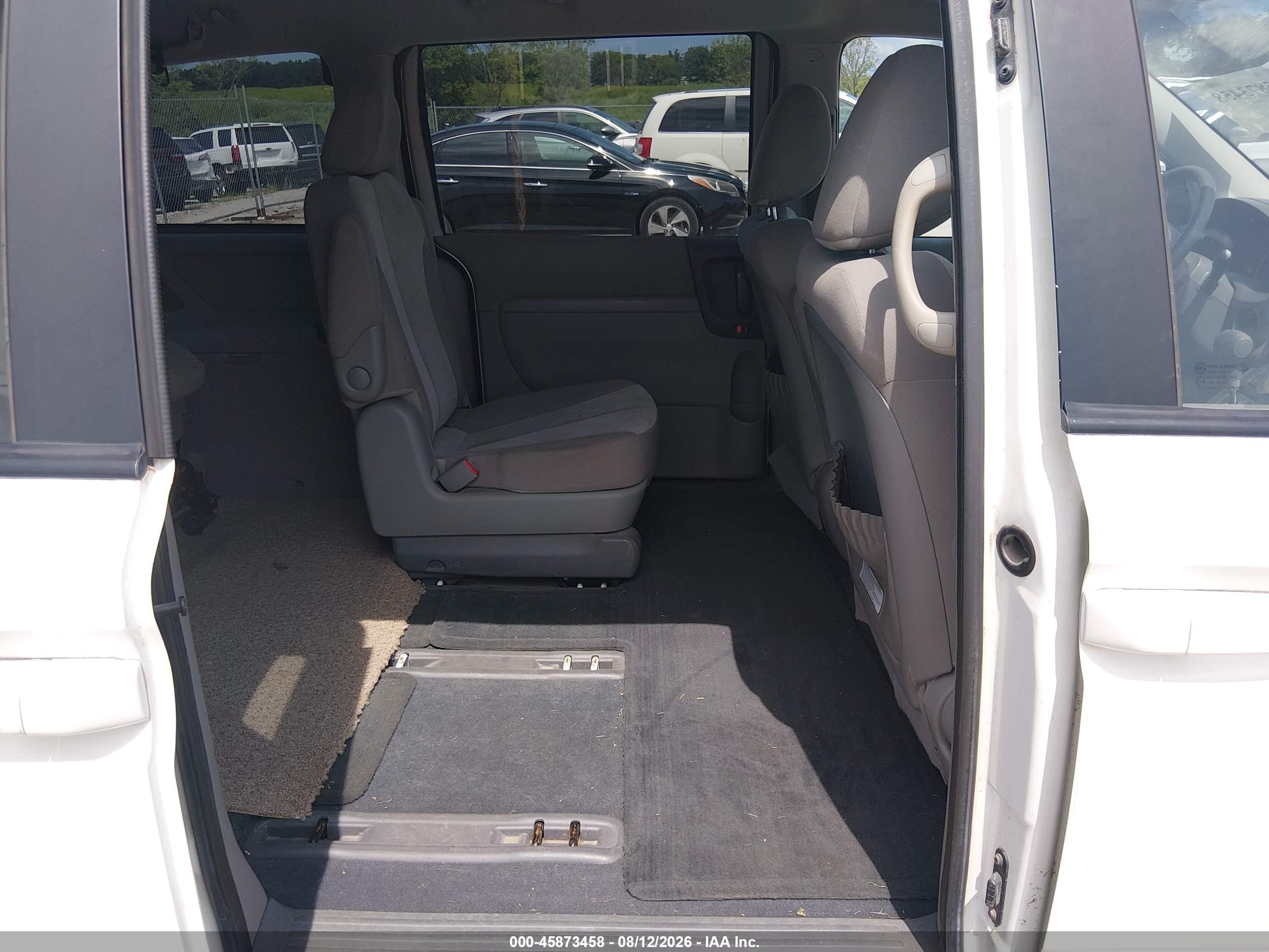 2012 Kia Sedona Lx White vin: KNDMG4C73C6415599