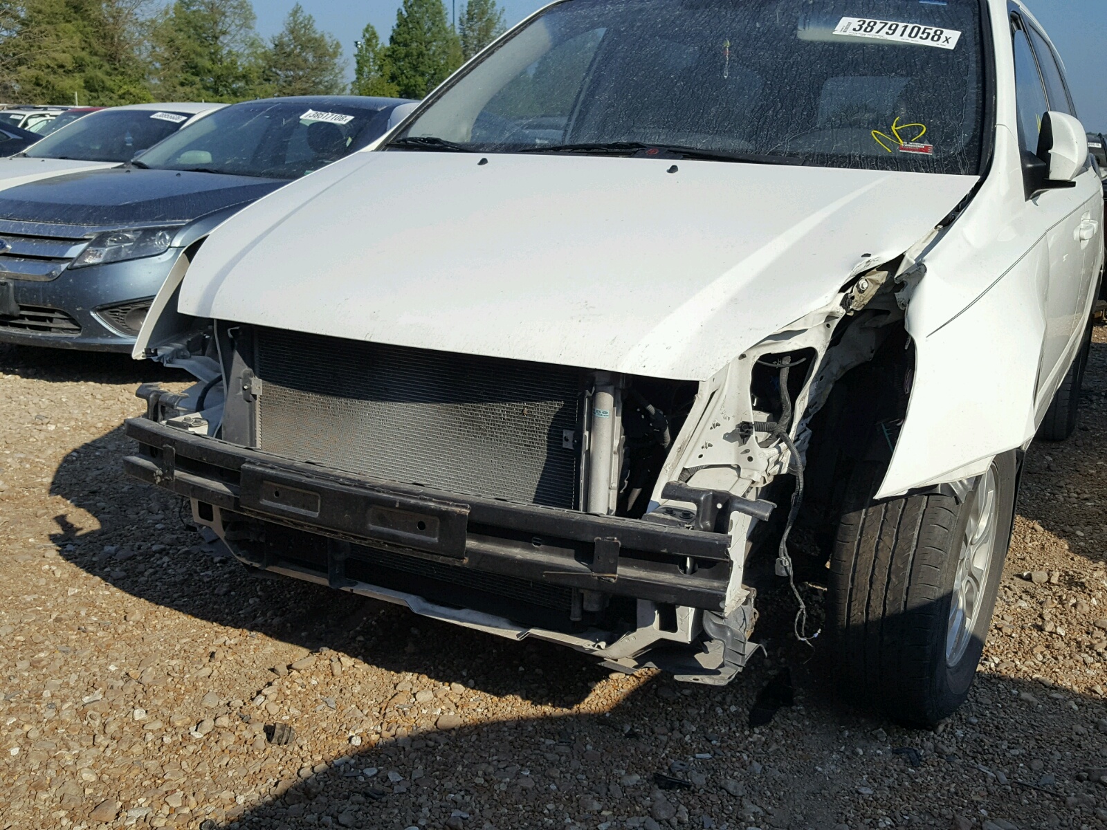 2012 Kia Sedona Lx White vin: KNDMG4C73C6443340